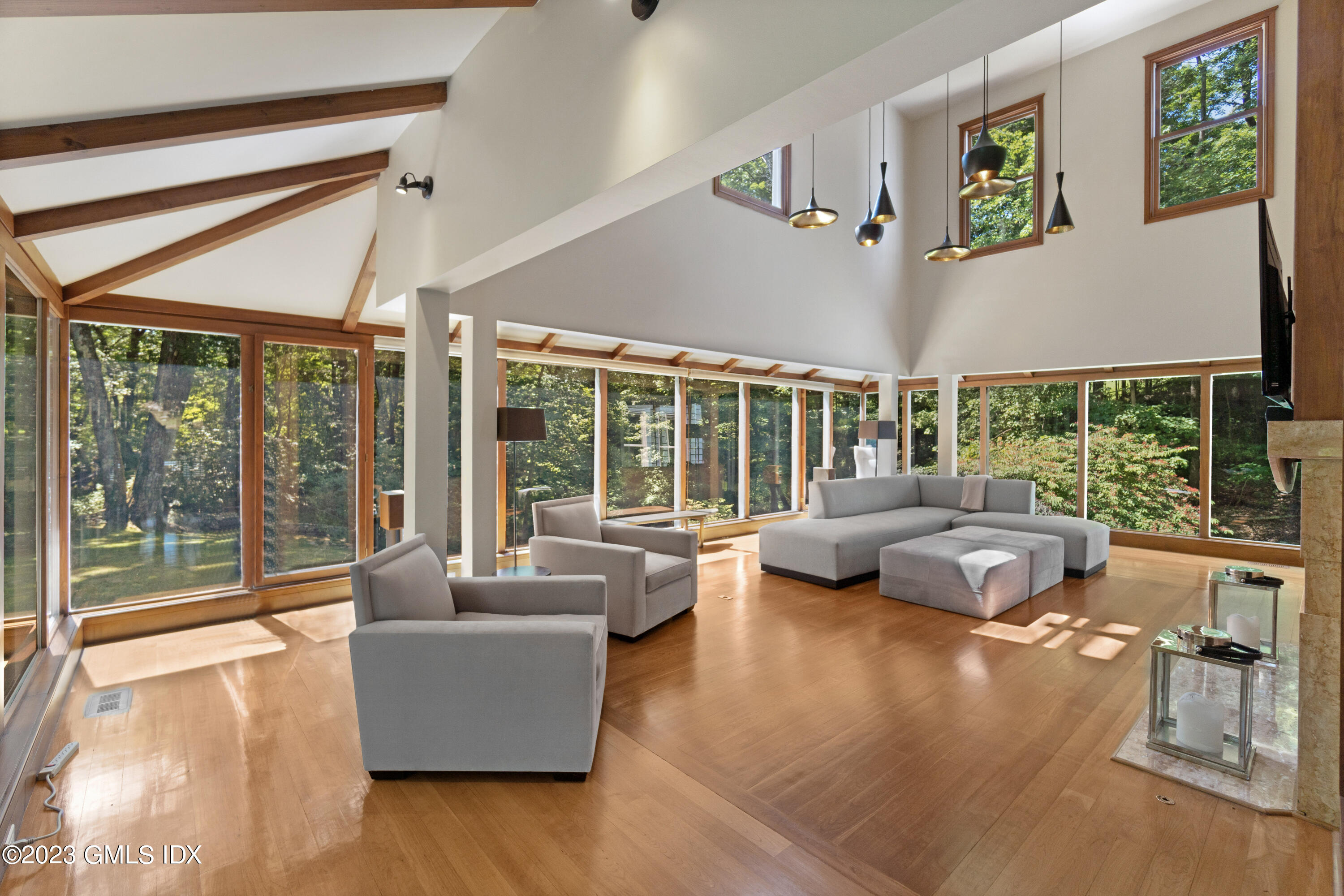 386 Taconic Road, Greenwich, Connecticut - 4 Bedrooms  
5 Bathrooms - 