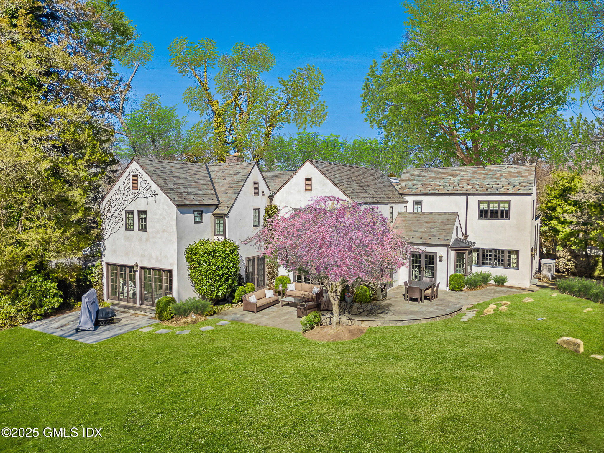 Property for Sale at 5 Spring Street, Riverside, Connecticut - Bedrooms: 6 
Bathrooms: 6.5  - $5,250,000