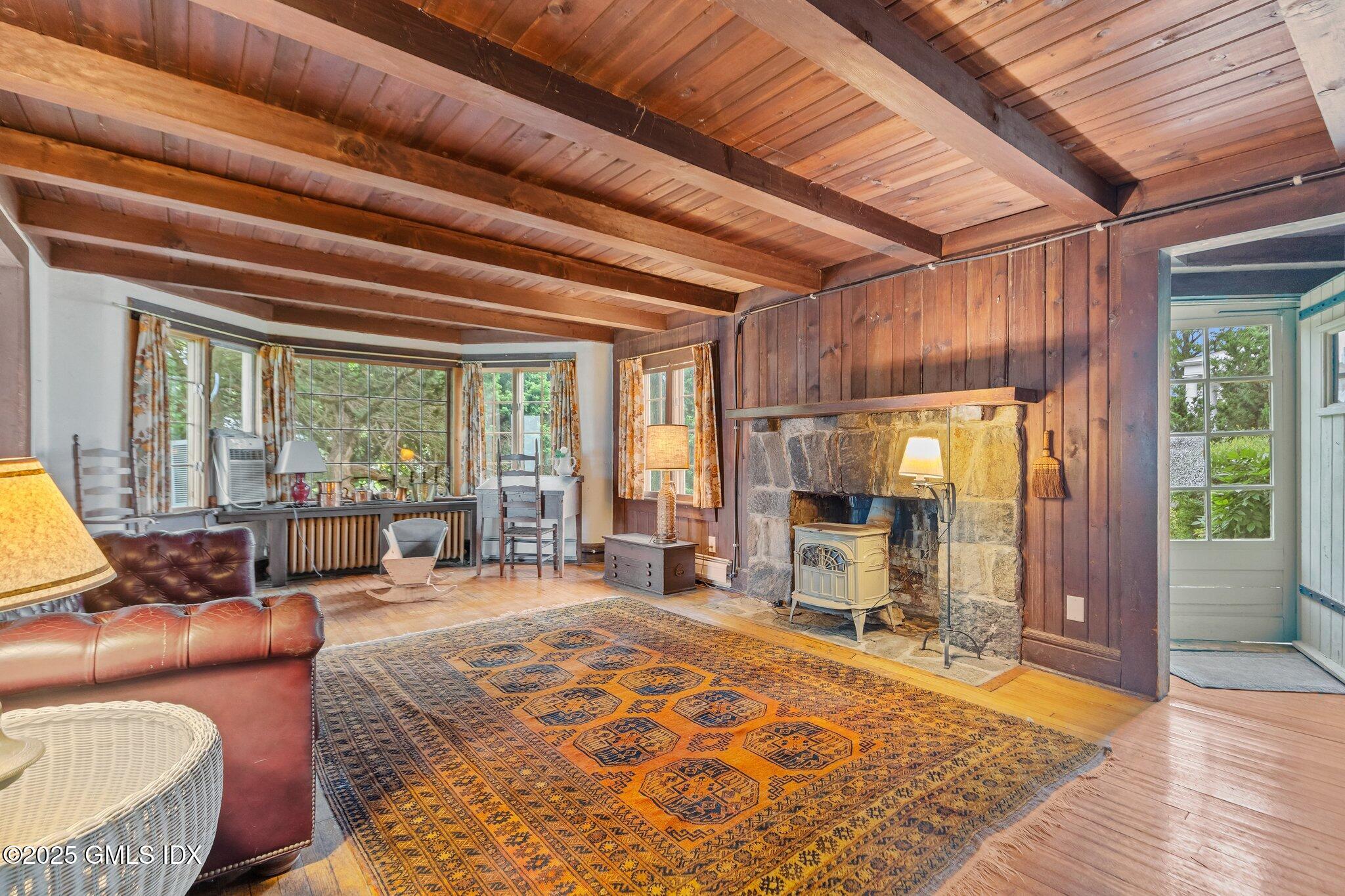 Old Greenwich, Connecticut 06870, United States, 3 Bedrooms Bedrooms, ,2 BathroomsBathrooms,Residential,Active,141472