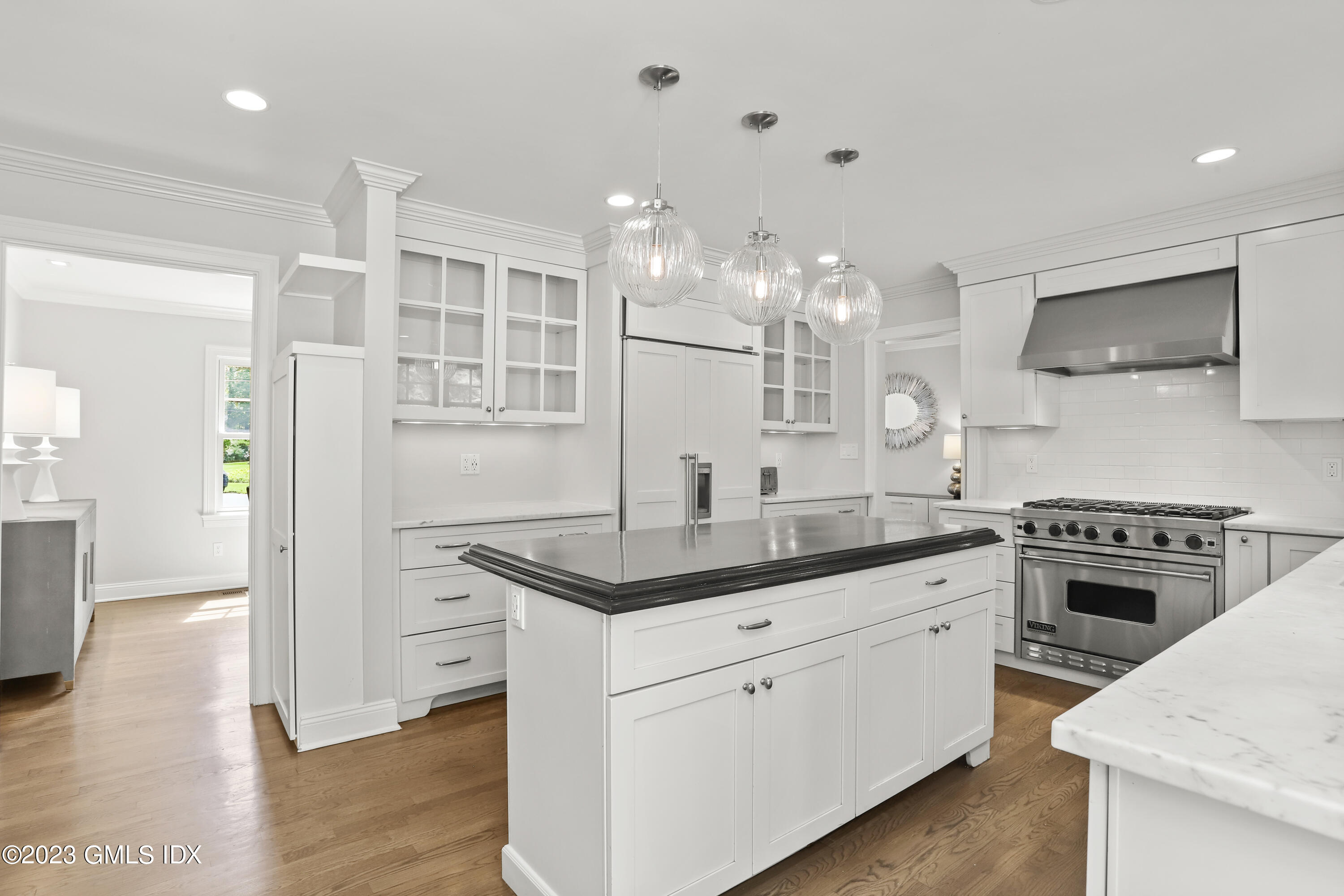 Greenwich, Connecticut 06830, United States, 5 Bedrooms Bedrooms, ,6 BathroomsBathrooms,Residential,Active,90998