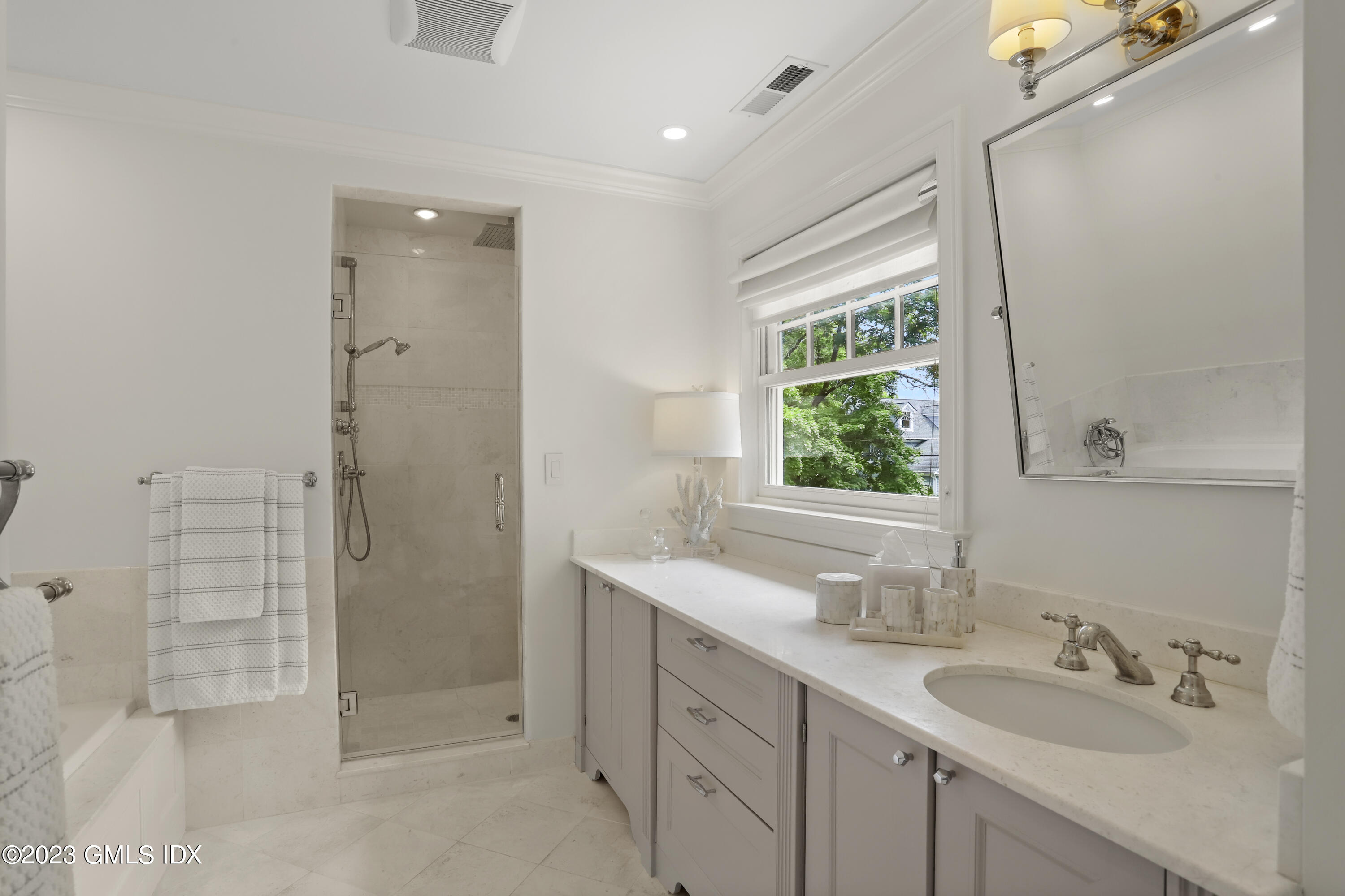 Greenwich, Connecticut 06830, United States, 5 Bedrooms Bedrooms, ,6 BathroomsBathrooms,Residential,Active,90998