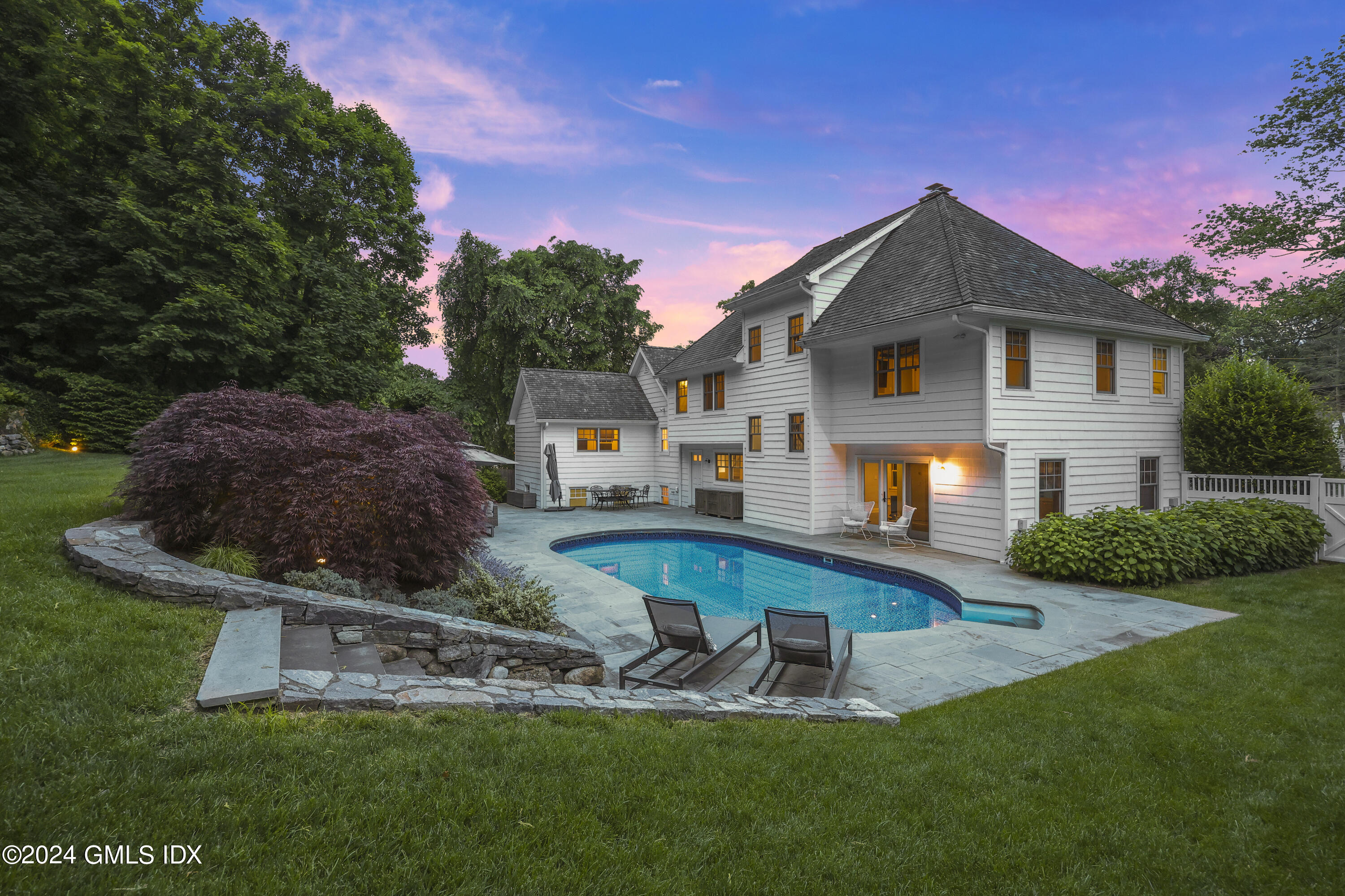 Greenwich, Connecticut 06830, United States, 5 Bedrooms Bedrooms, ,6 BathroomsBathrooms,Residential,Active,90998