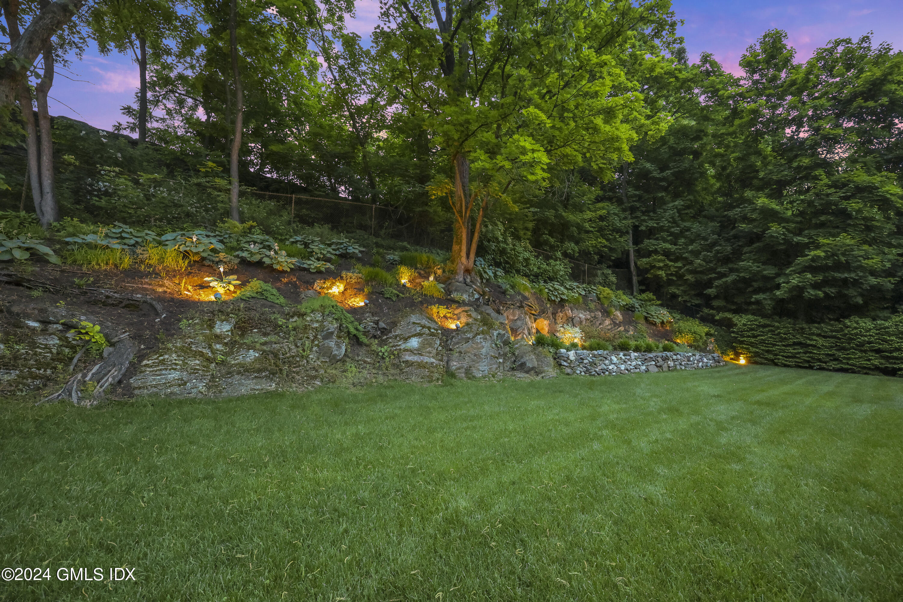 Greenwich, Connecticut 06830, United States, 5 Bedrooms Bedrooms, ,6 BathroomsBathrooms,Residential,Active,90998