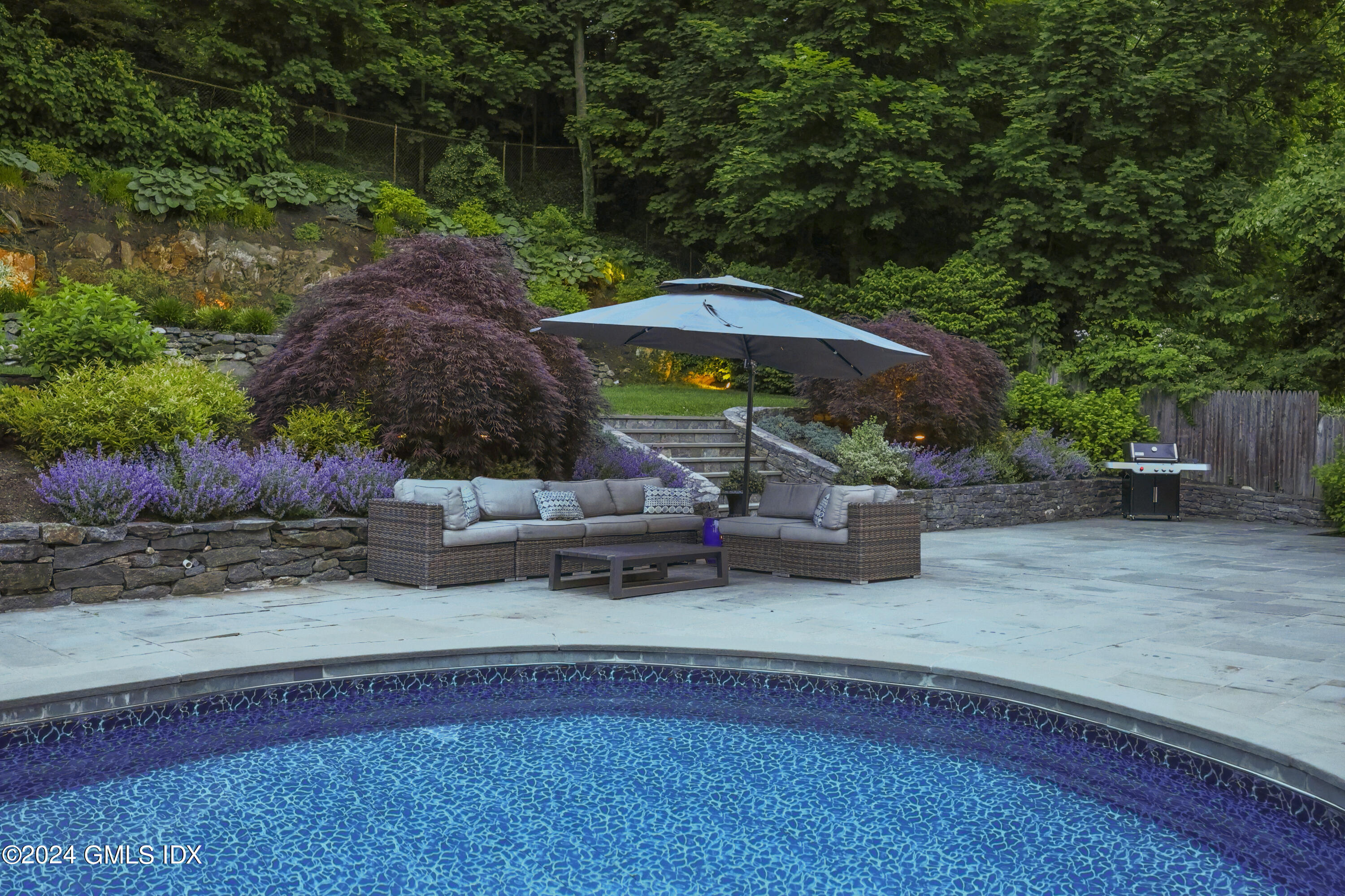 Greenwich, Connecticut 06830, United States, 5 Bedrooms Bedrooms, ,6 BathroomsBathrooms,Residential,Active,90998