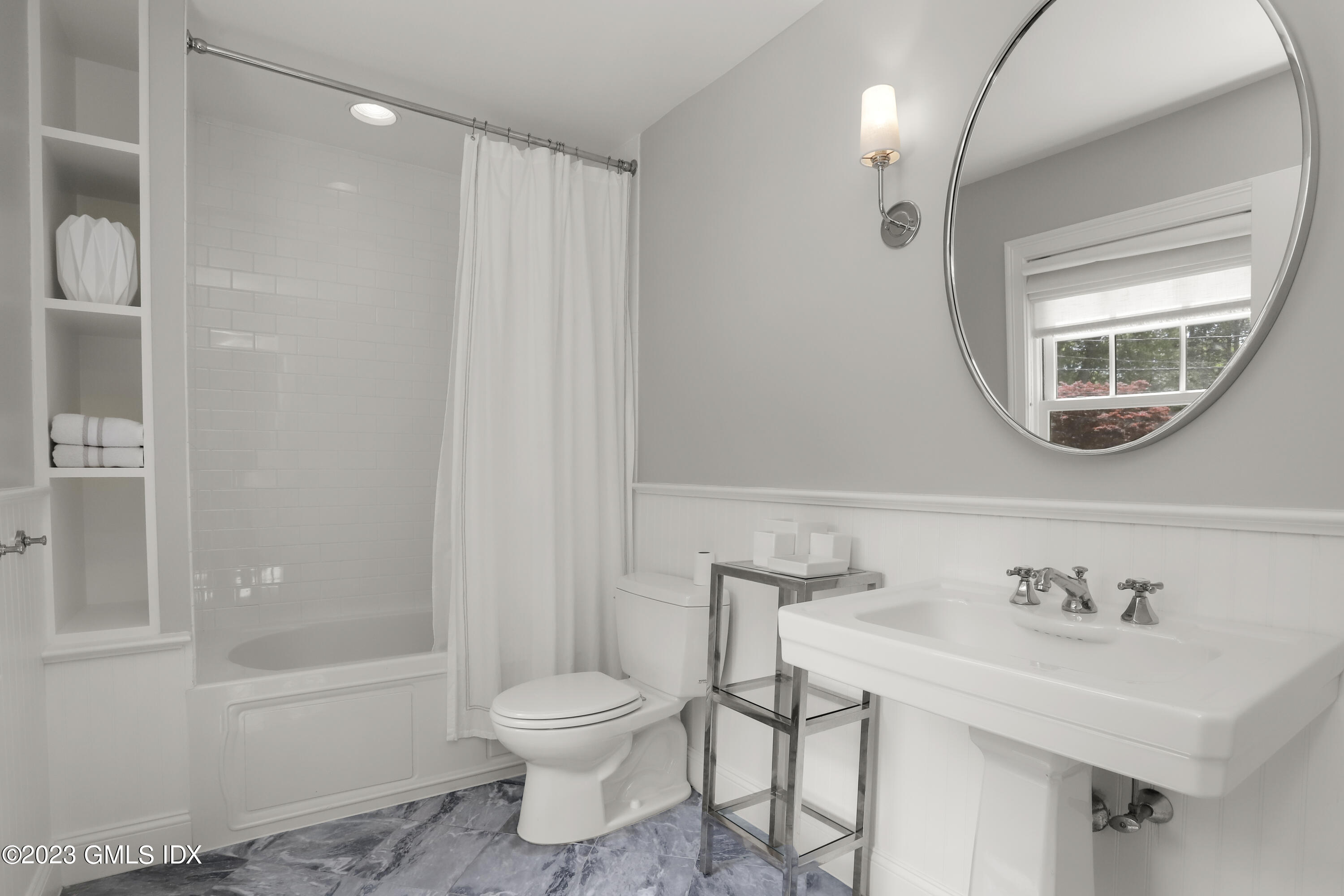 Greenwich, Connecticut 06830, United States, 5 Bedrooms Bedrooms, ,6 BathroomsBathrooms,Residential,Active,90998