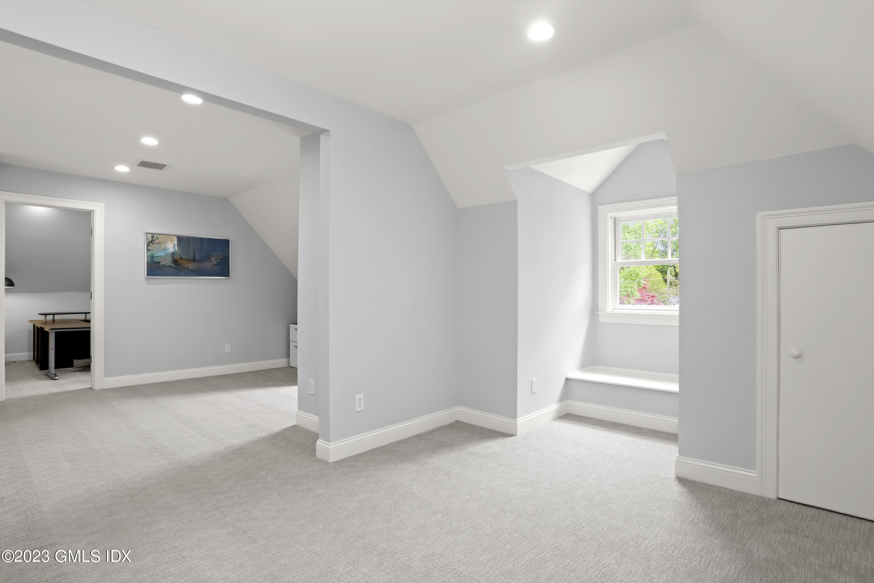 Greenwich, Connecticut 06830, United States, 5 Bedrooms Bedrooms, ,6 BathroomsBathrooms,Residential,Active,90998