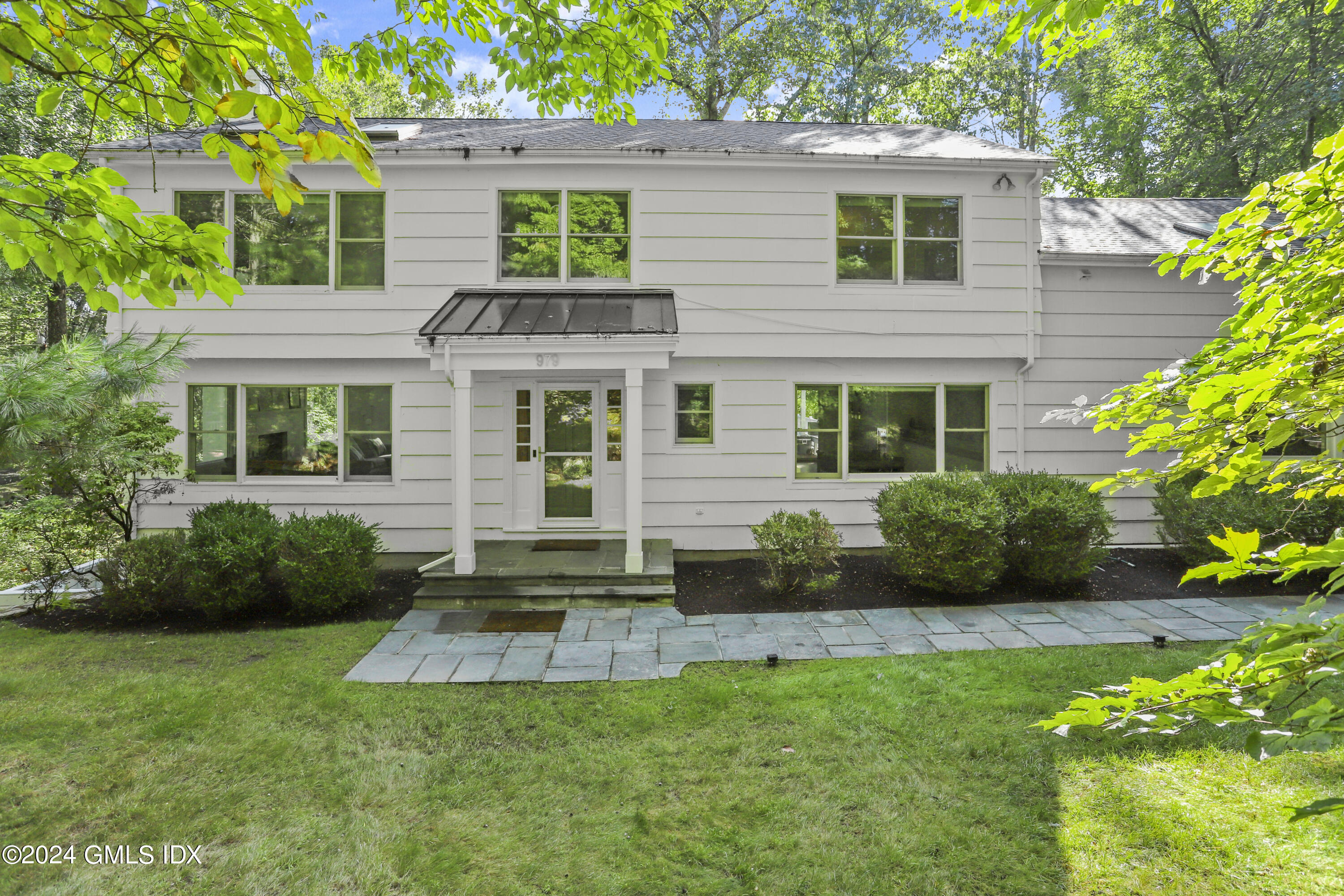 Property for Sale at 979 Lake Avenue, Greenwich, Connecticut - Bedrooms: 5 
Bathrooms: 5  - $2,875,000