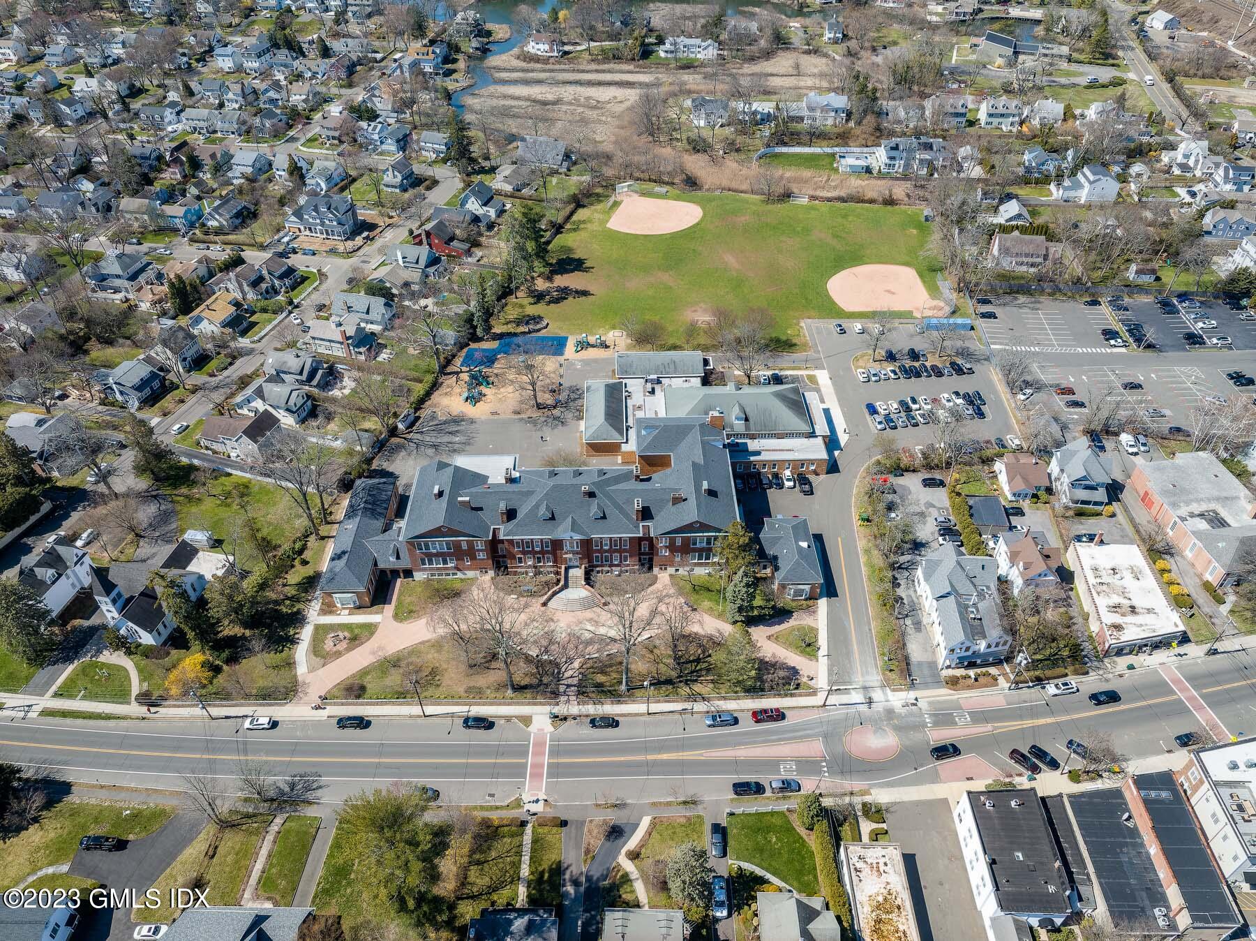 Old Greenwich, Connecticut 06870, United States, 5 Bedrooms Bedrooms, ,3 BathroomsBathrooms,Residential,Active,120652