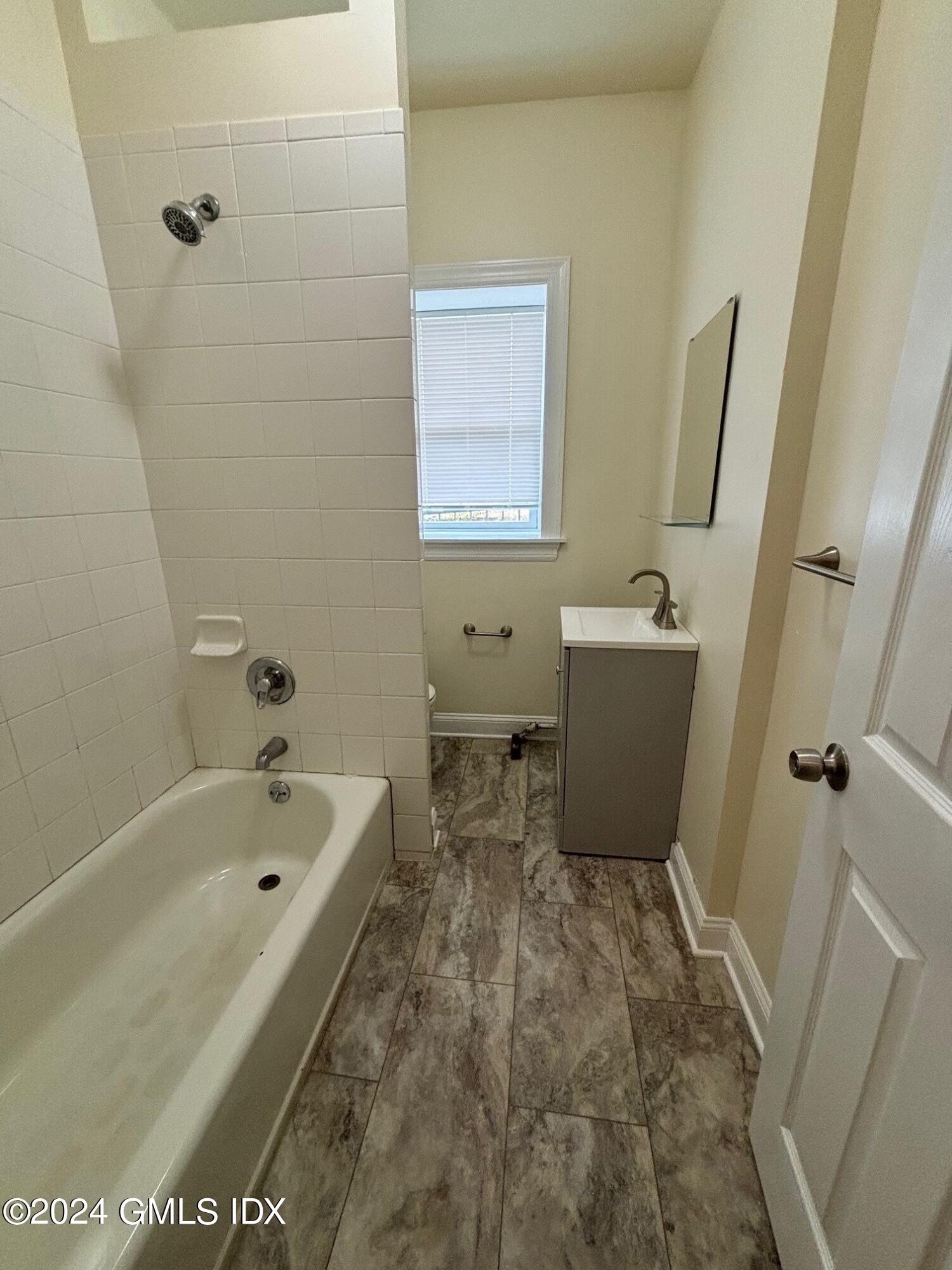 Greenwich, Connecticut 06830, United States, 2 Bedrooms Bedrooms, ,1 BathroomBathrooms,Residential,Active,105486