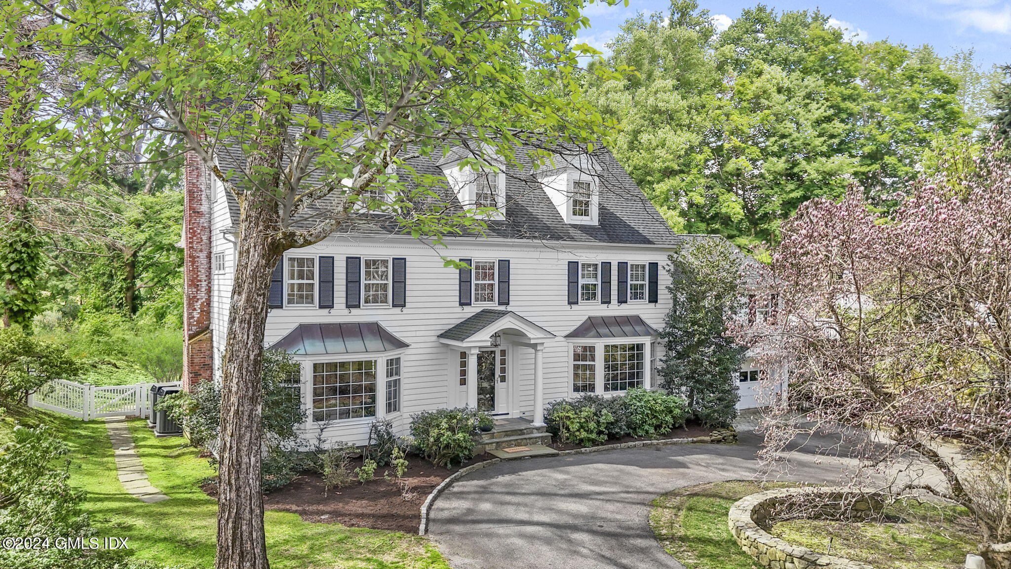 Property for Sale at 60 Londonderry Drive, Greenwich, Connecticut - Bedrooms: 5 
Bathrooms: 5  - $2,495,000