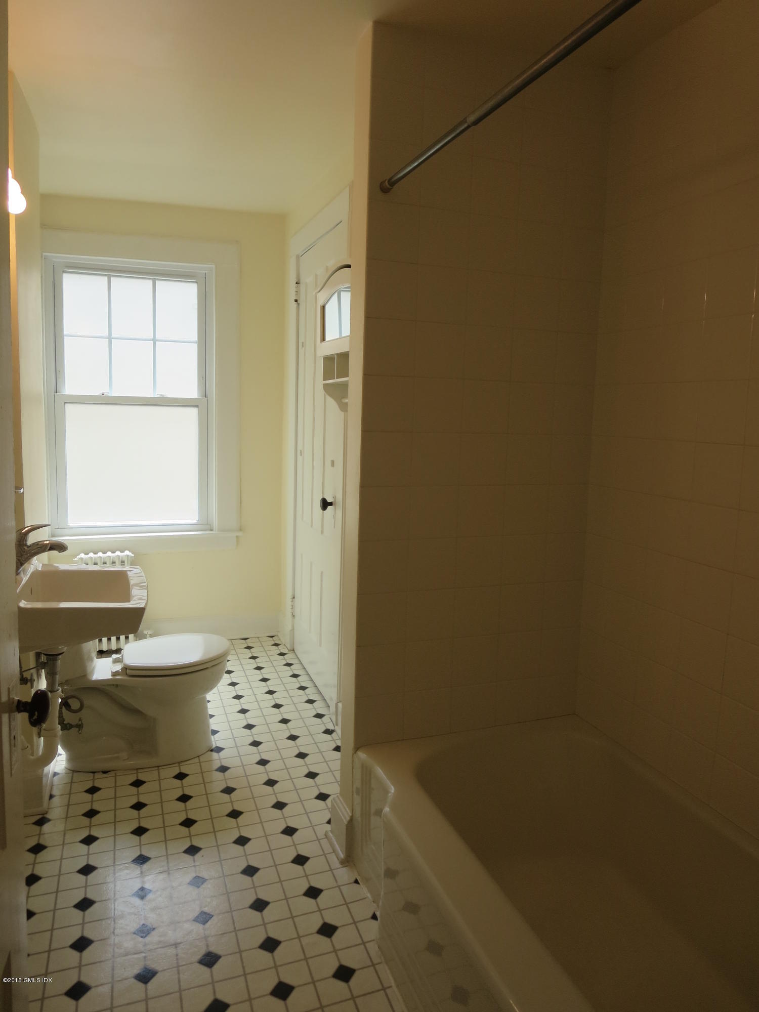 Greenwich, Connecticut 06830, United States, 1 Bedroom Bedrooms, ,1 BathroomBathrooms,Residential,Active,240575