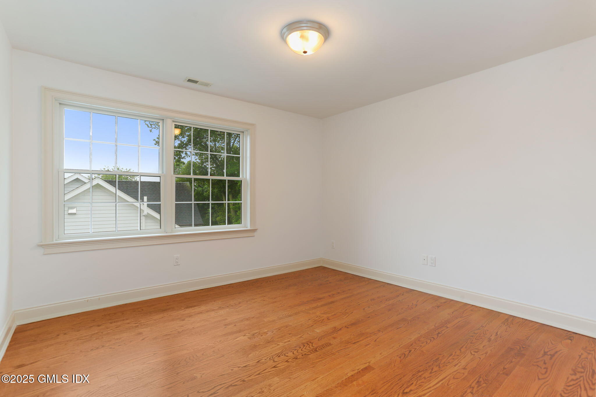 Old Greenwich, Connecticut 06870, United States, 4 Bedrooms Bedrooms, ,5 BathroomsBathrooms,Residential,Active,249015