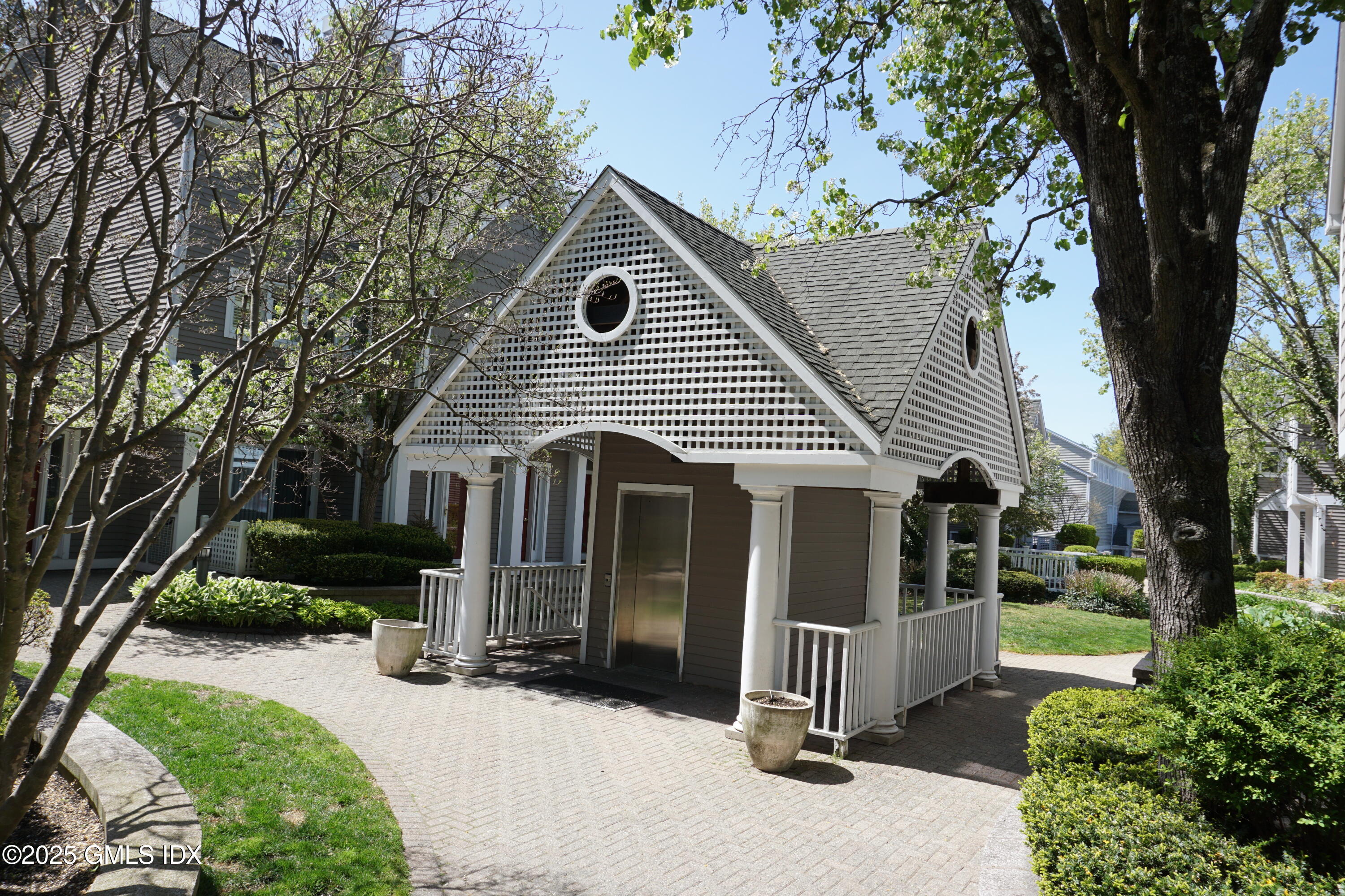 453 E Putnam Avenue, Cos Cob, Connecticut - 2 Bedrooms  
3 Bathrooms - 