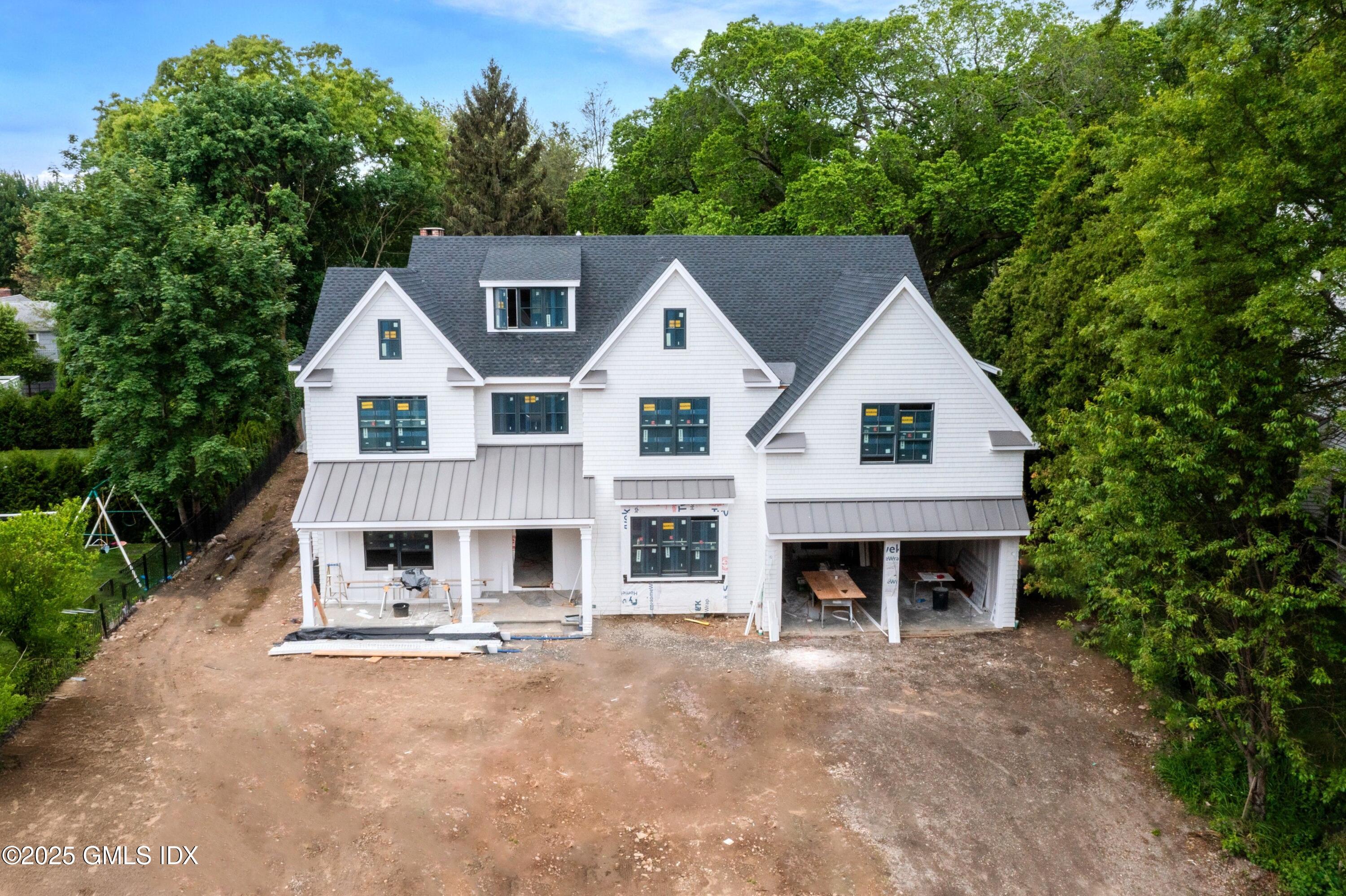 6 Dorchester Lane, Riverside, Connecticut - 6 Bedrooms  
6.5 Bathrooms - 