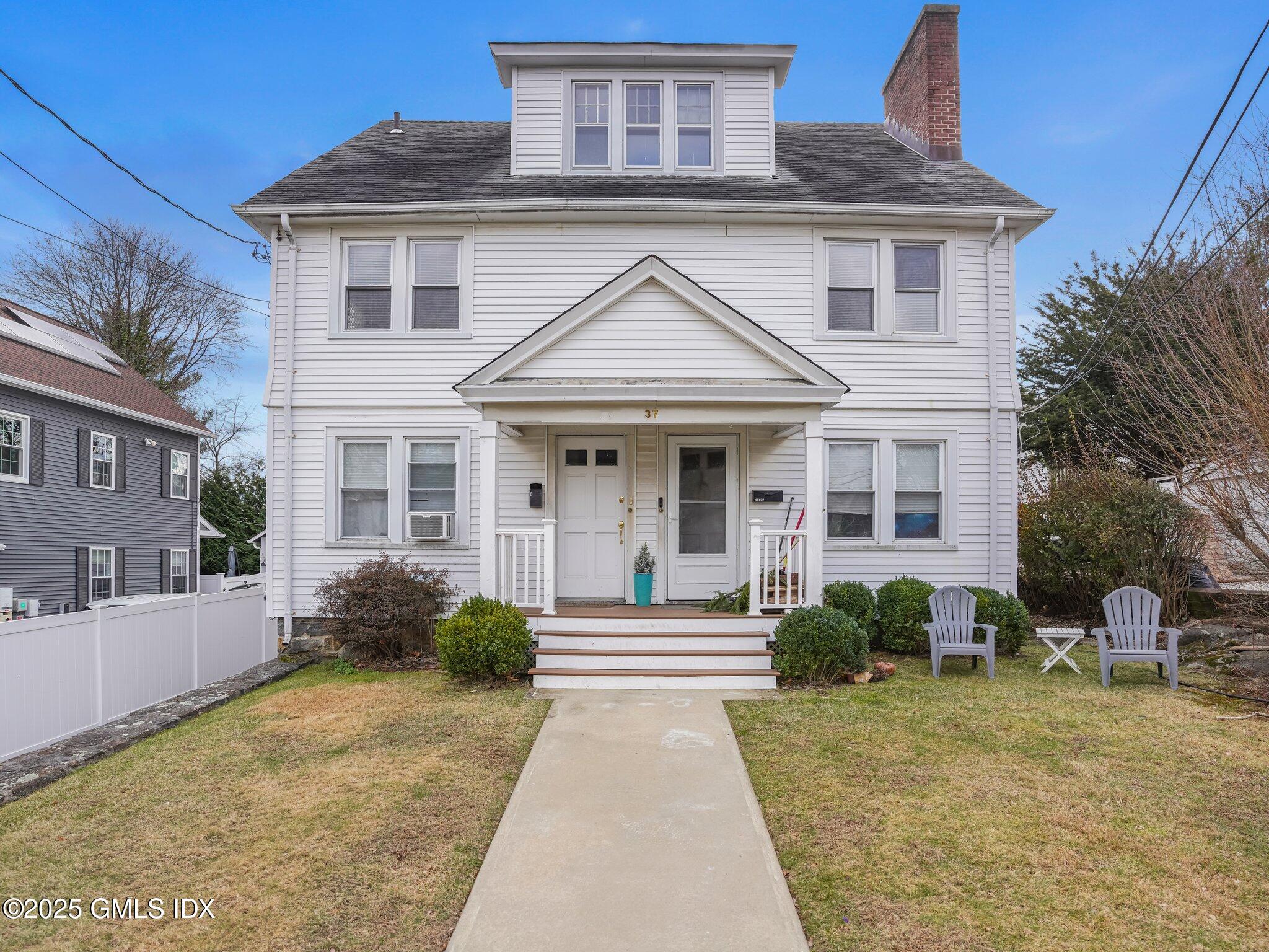 Rental Property at 37 High Street, Greenwich, Connecticut - Bedrooms: 2 
Bathrooms: 1  - $3,200 MO.