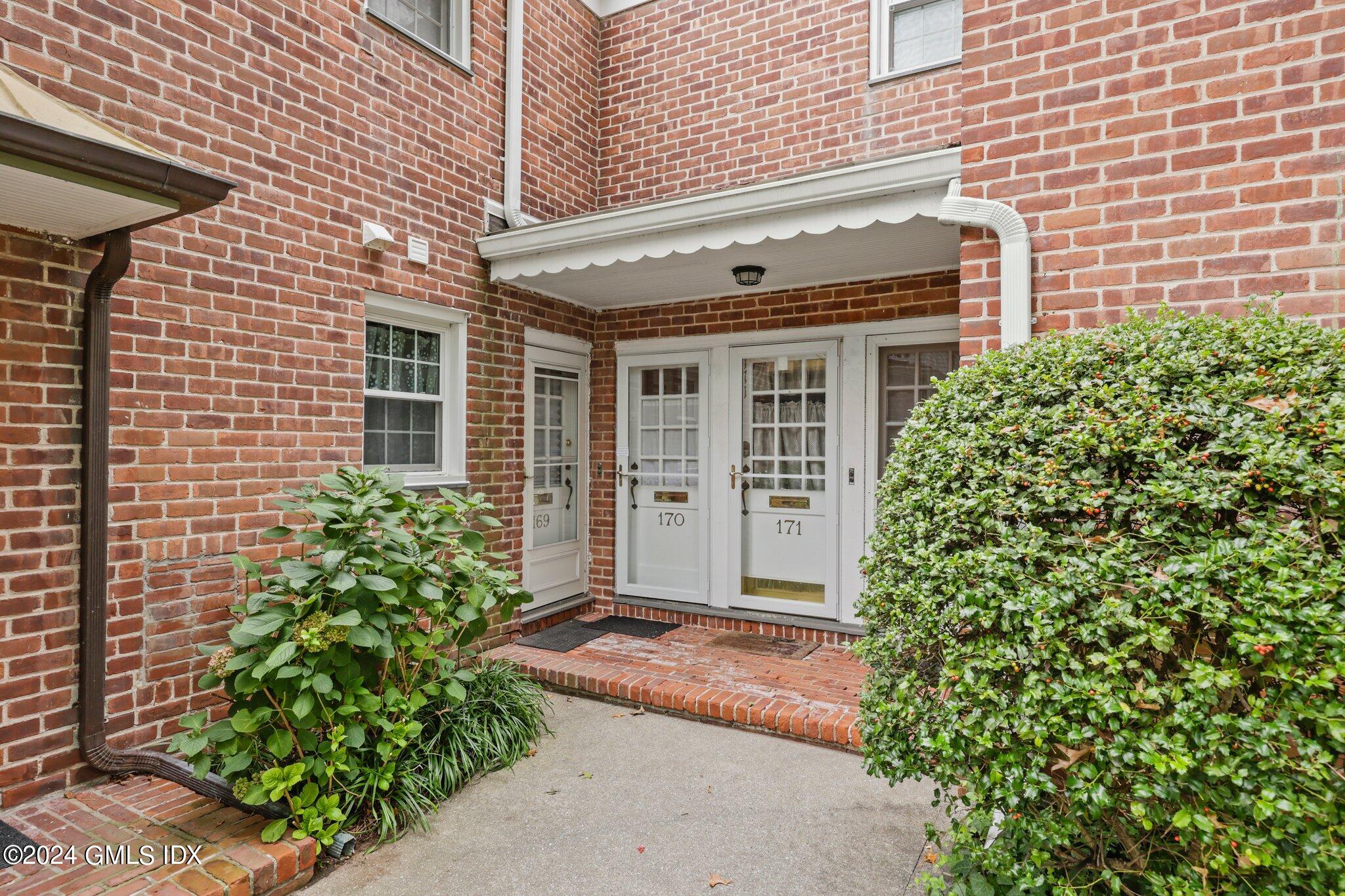 Greenwich, Connecticut 06830, United States, 2 Bedrooms Bedrooms, ,1 BathroomBathrooms,Residential,Pending,39106