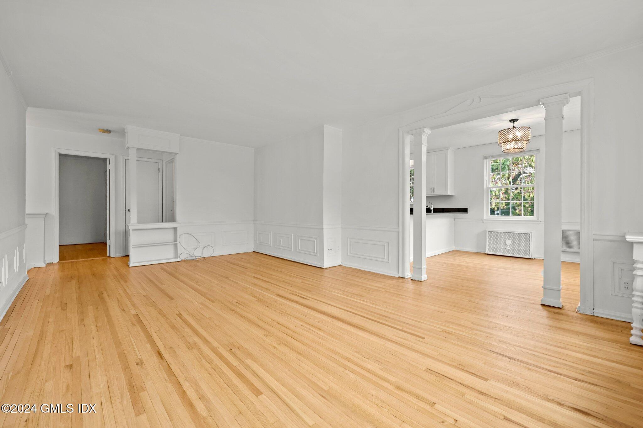 Greenwich, Connecticut 06830, United States, 2 Bedrooms Bedrooms, ,1 BathroomBathrooms,Residential,Pending,39106