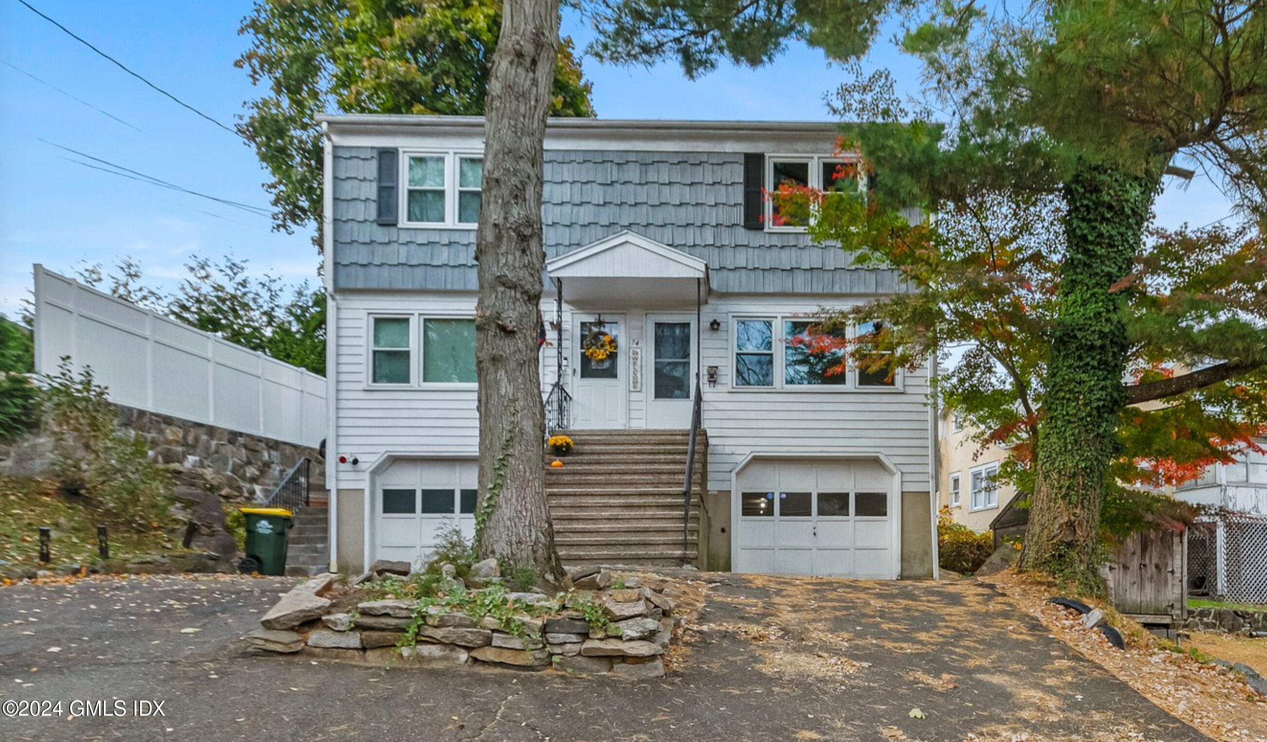 74 W View Street, Greenwich, Connecticut - 2 Bedrooms  
2 Bathrooms - 