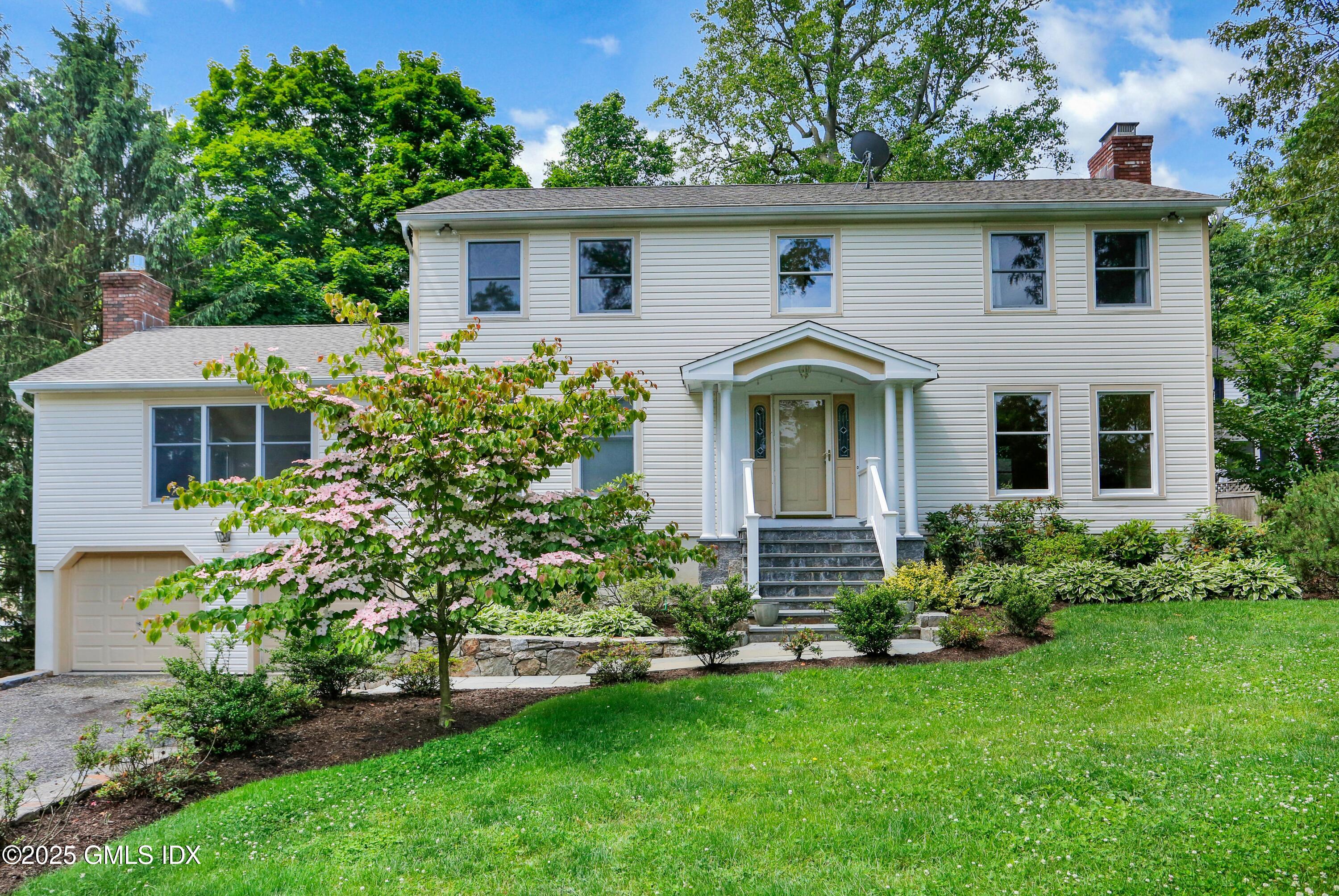 6 Coventry Lane, Riverside, Connecticut - 5 Bedrooms  
3 Bathrooms - 