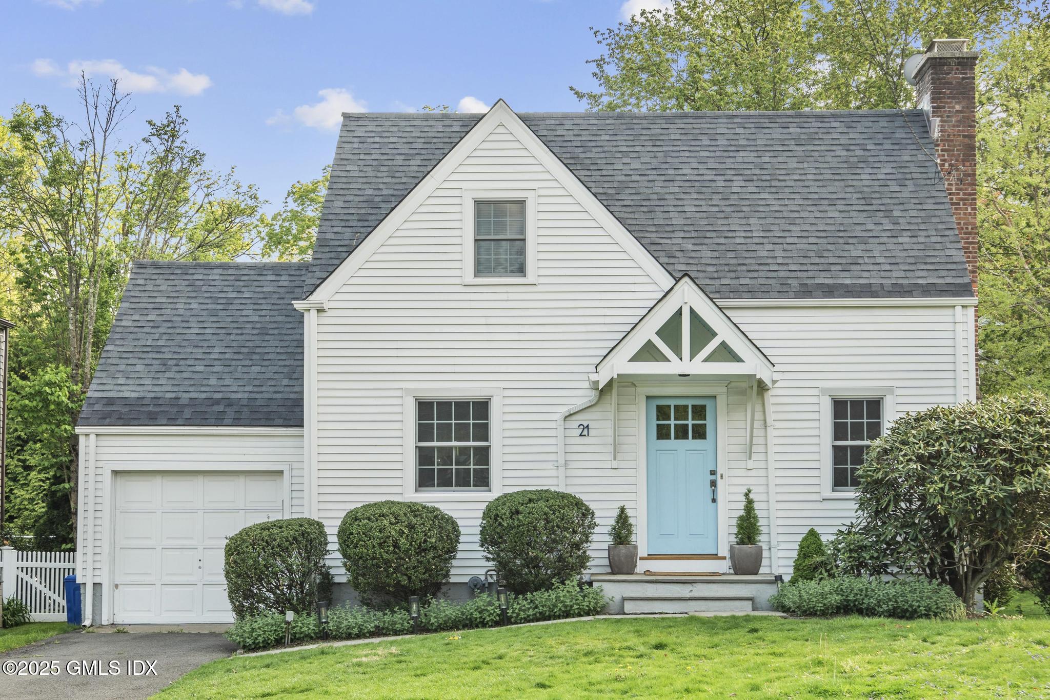 21 Sound Beach Ave, Old Greenwich, Connecticut - 3 Bedrooms  
2 Bathrooms - 