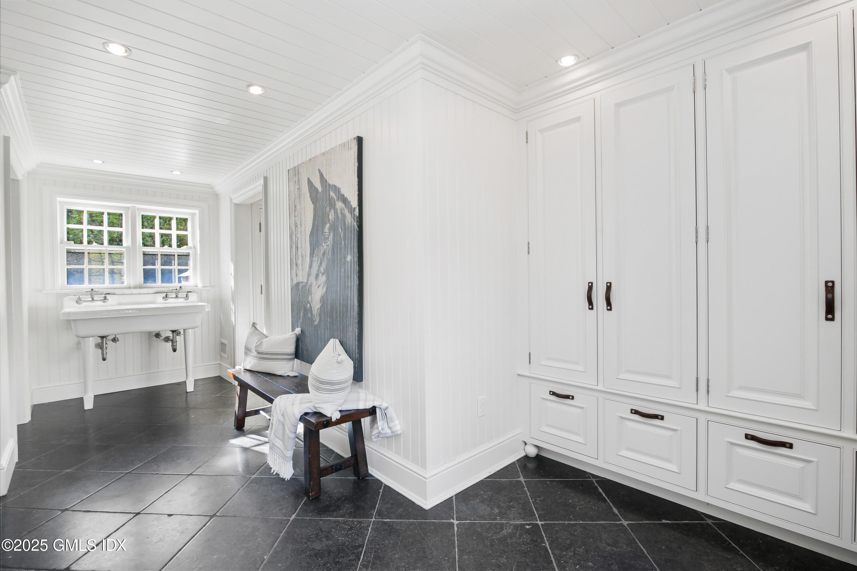 Riverside, Connecticut 06878, United States, 4 Bedrooms Bedrooms, ,3 BathroomsBathrooms,Residential,Coming Soon,202217