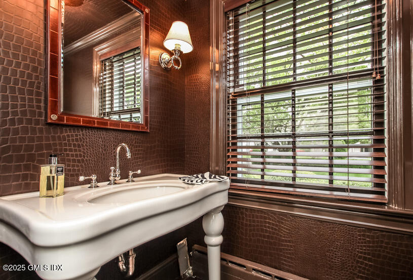 Riverside, Connecticut 06878, United States, 4 Bedrooms Bedrooms, ,3 BathroomsBathrooms,Residential,Coming Soon,202217