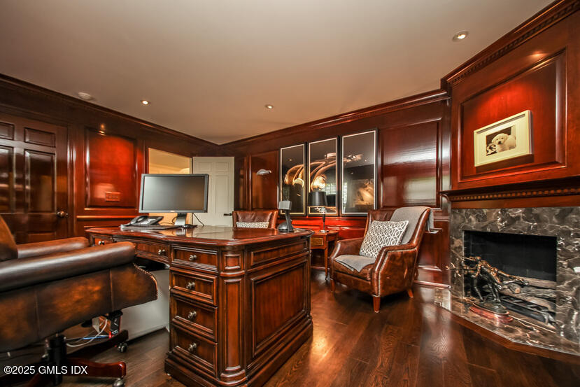 Riverside, Connecticut 06878, United States, 4 Bedrooms Bedrooms, ,3 BathroomsBathrooms,Residential,Coming Soon,202217