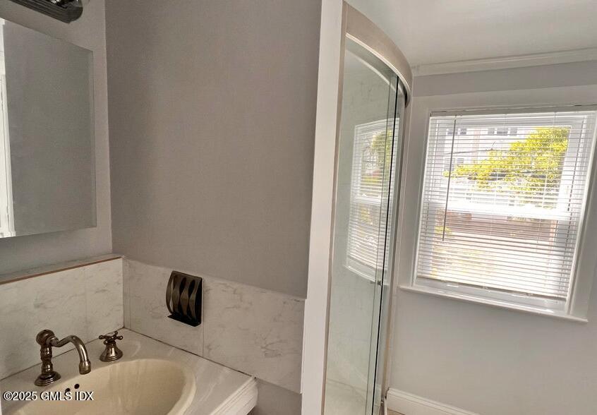 Cos Cob, Connecticut 06807, United States, 3 Bedrooms Bedrooms, ,1 BathroomBathrooms,Residential,Active,123508