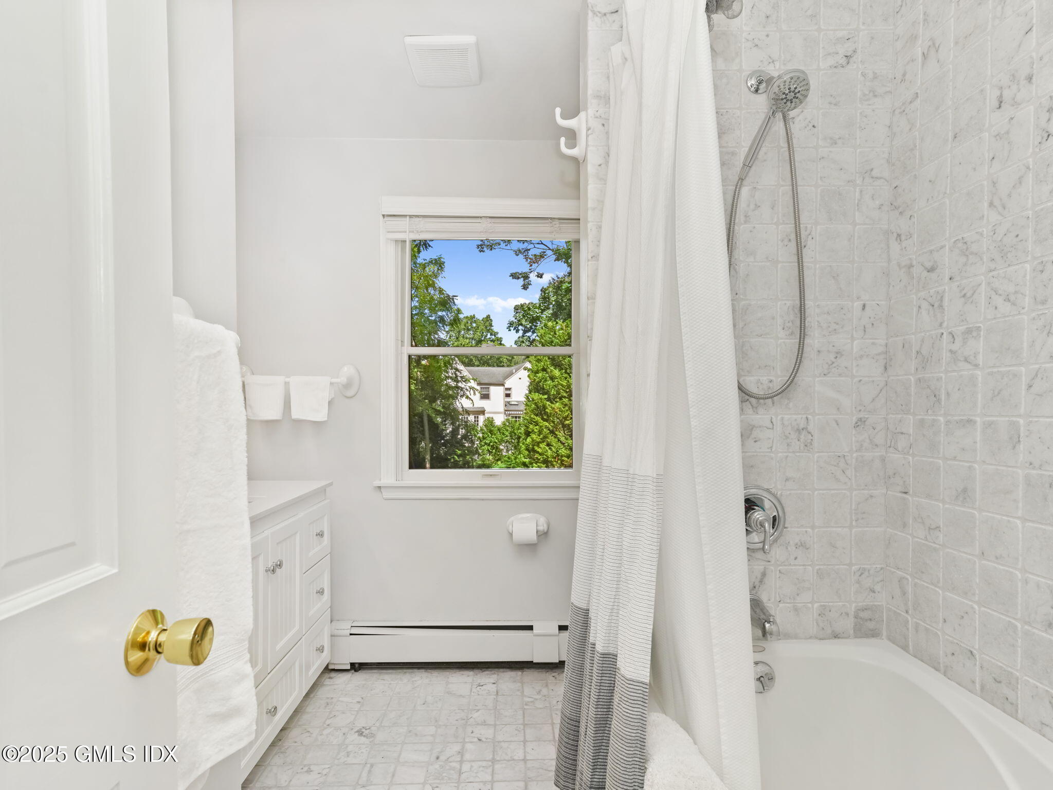 Riverside, Connecticut 06878, United States, 4 Bedrooms Bedrooms, ,3 BathroomsBathrooms,Residential,Active,200796