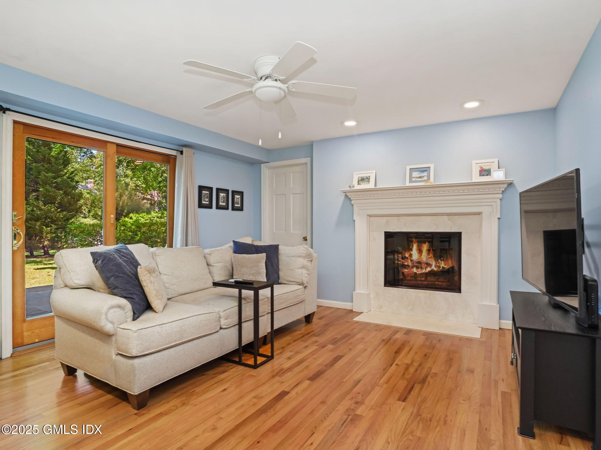 Riverside, Connecticut 06878, United States, 4 Bedrooms Bedrooms, ,3 BathroomsBathrooms,Residential,Active,200796