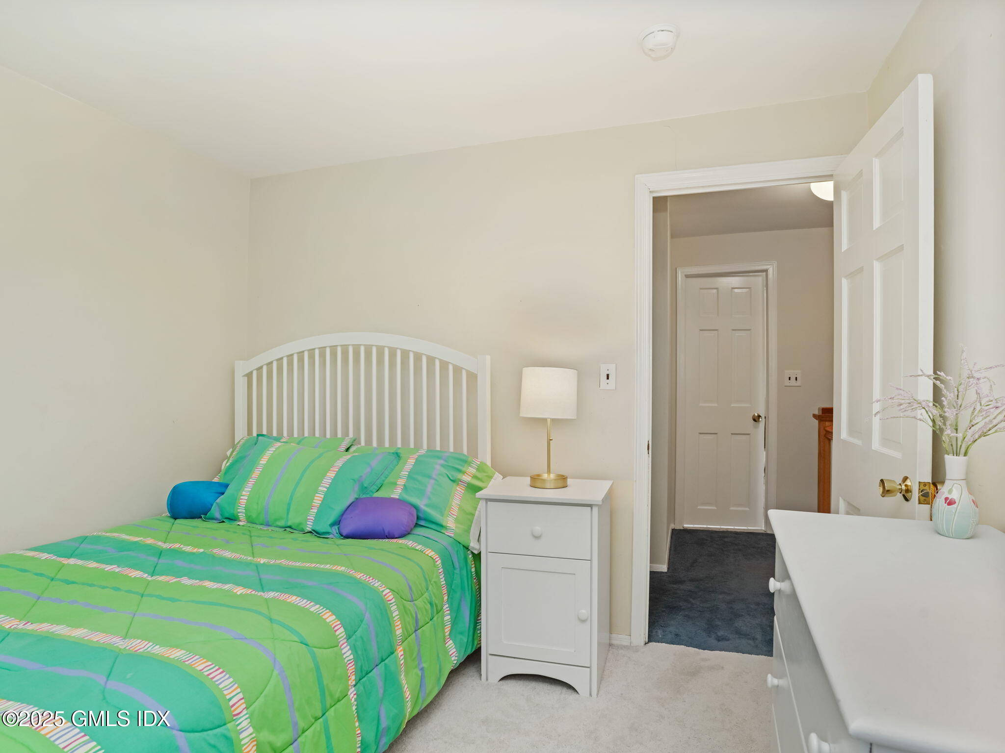 Riverside, Connecticut 06878, United States, 4 Bedrooms Bedrooms, ,3 BathroomsBathrooms,Residential,Active,200796