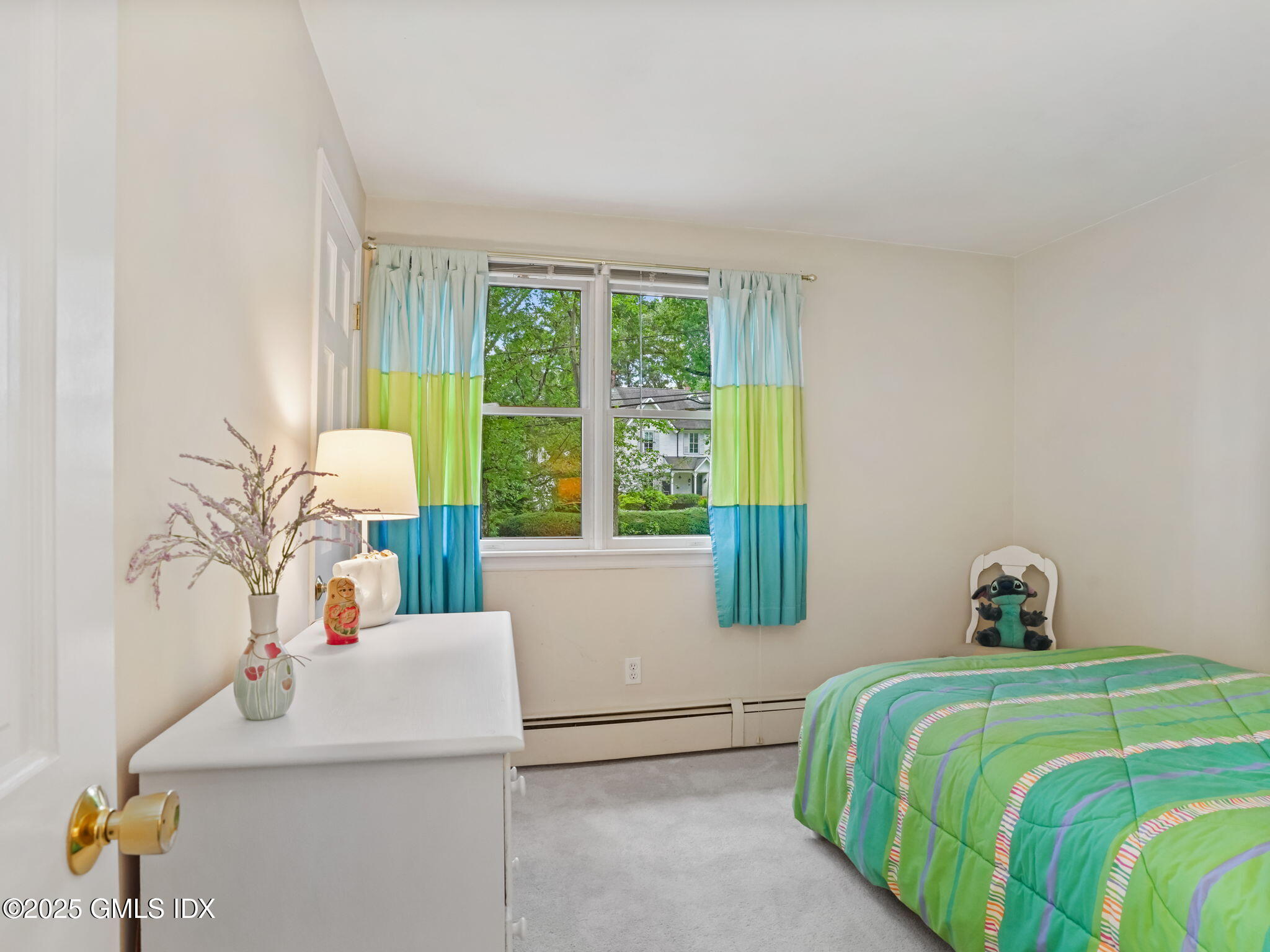 Riverside, Connecticut 06878, United States, 4 Bedrooms Bedrooms, ,3 BathroomsBathrooms,Residential,Active,200796