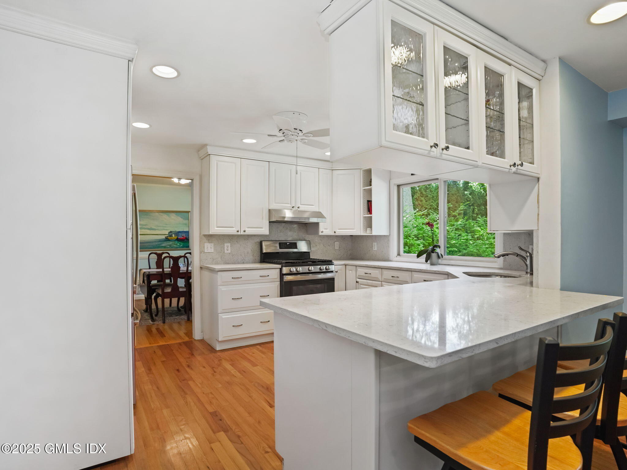 Riverside, Connecticut 06878, United States, 4 Bedrooms Bedrooms, ,3 BathroomsBathrooms,Residential,Active,200796