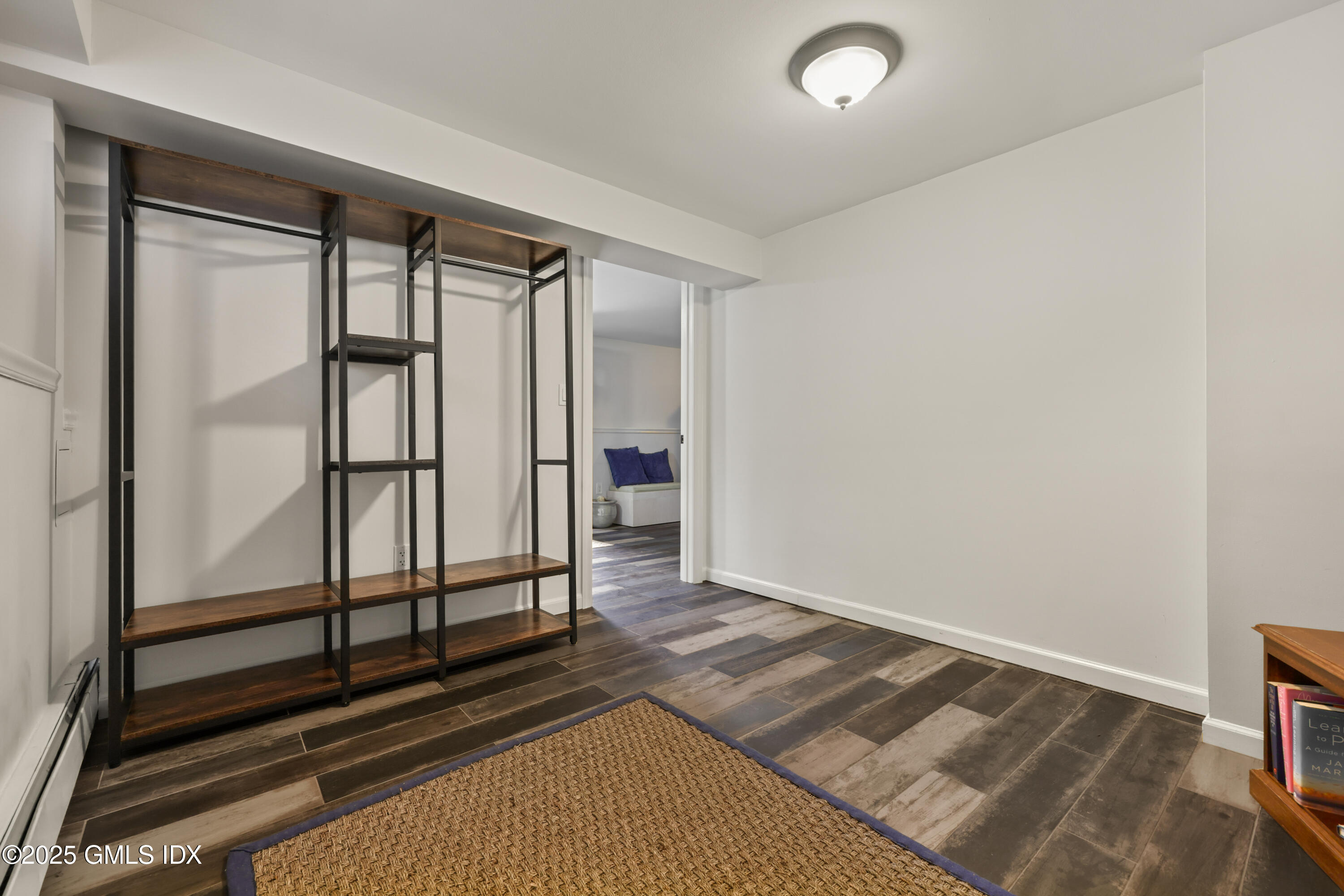 Riverside, Connecticut 06878, United States, 1 Bedroom Bedrooms, ,1 BathroomBathrooms,Residential,Active,156781