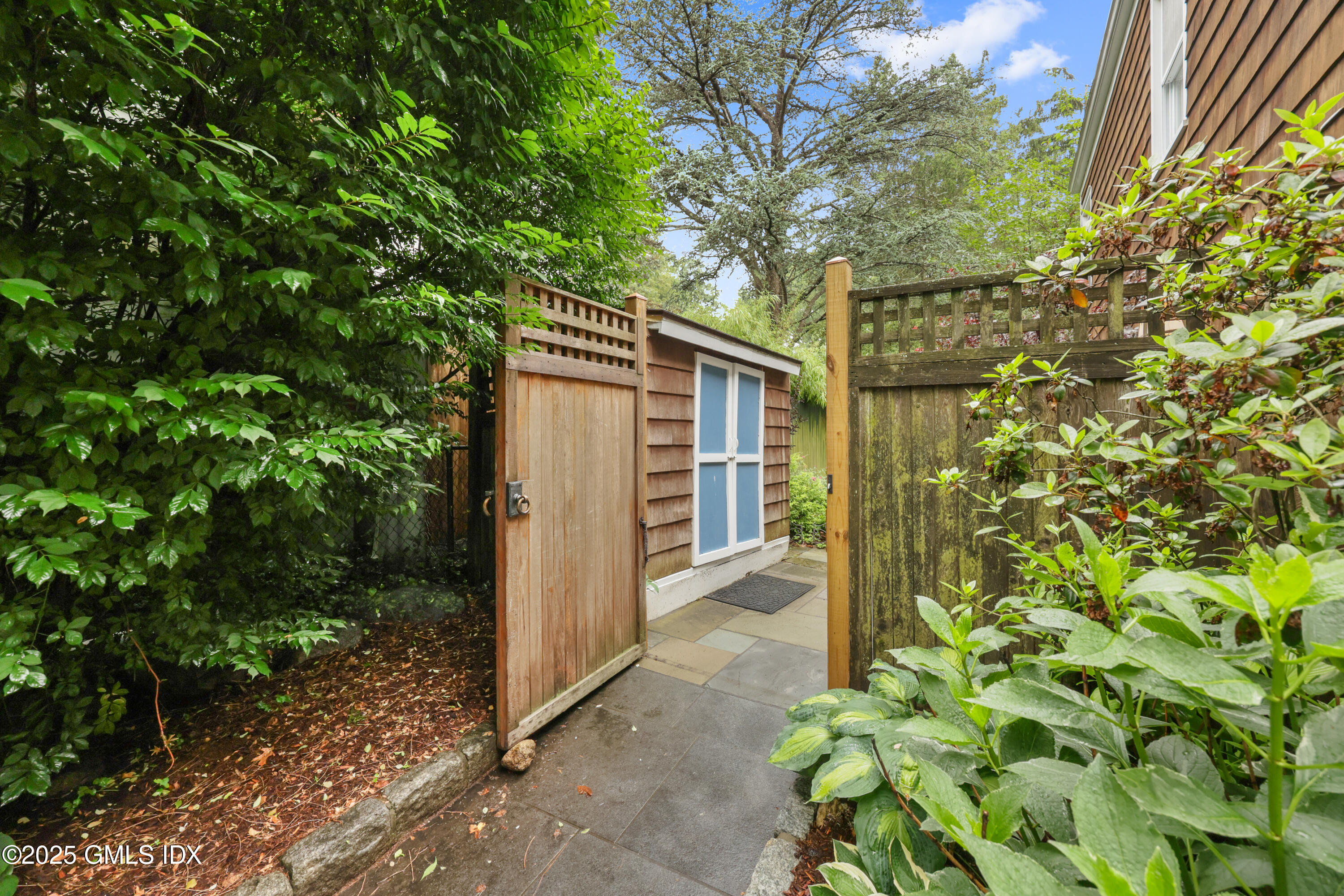 Riverside, Connecticut 06878, United States, 1 Bedroom Bedrooms, ,1 BathroomBathrooms,Residential,Active,156781