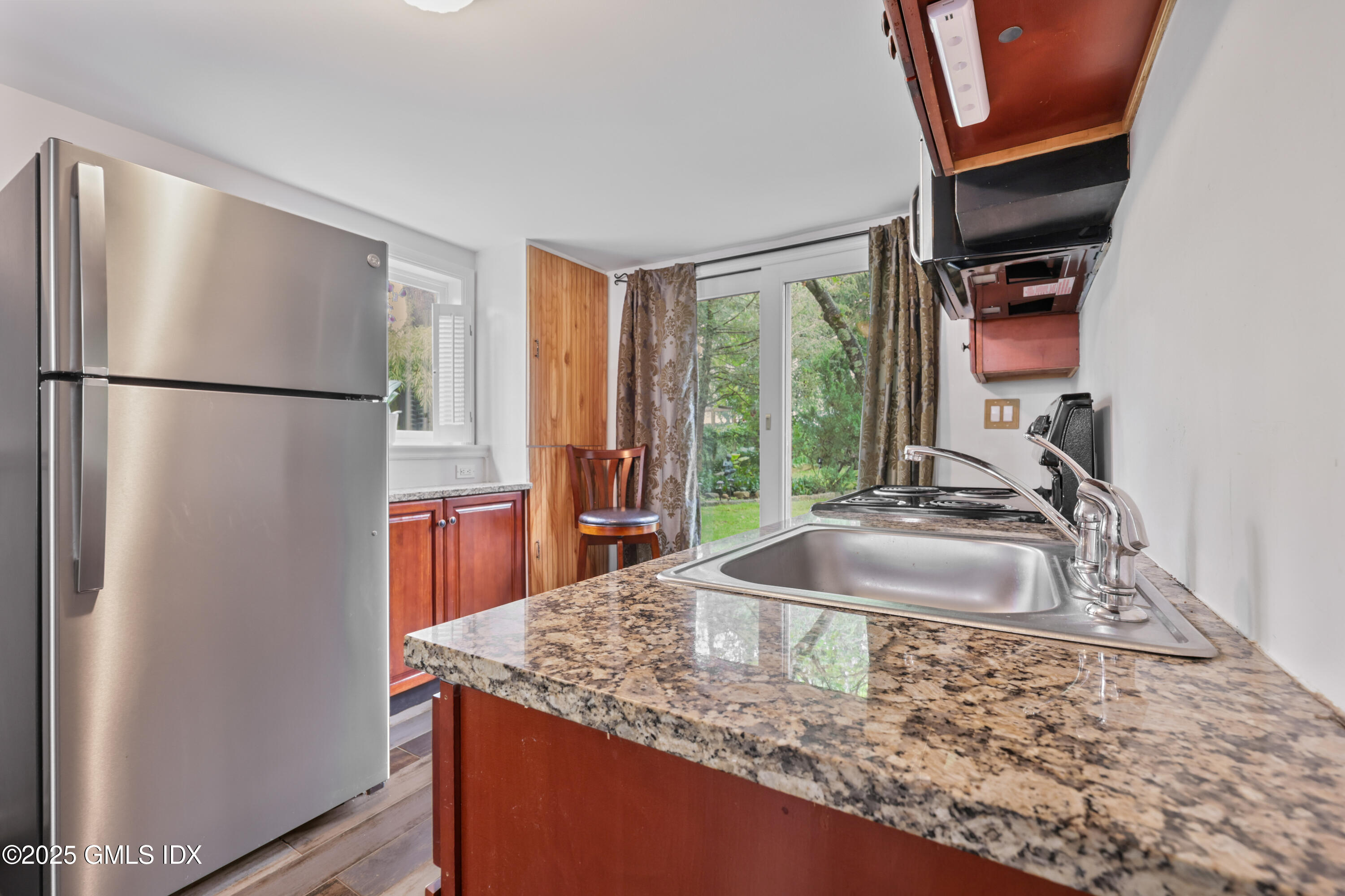 Riverside, Connecticut 06878, United States, 1 Bedroom Bedrooms, ,1 BathroomBathrooms,Residential,Active,156781