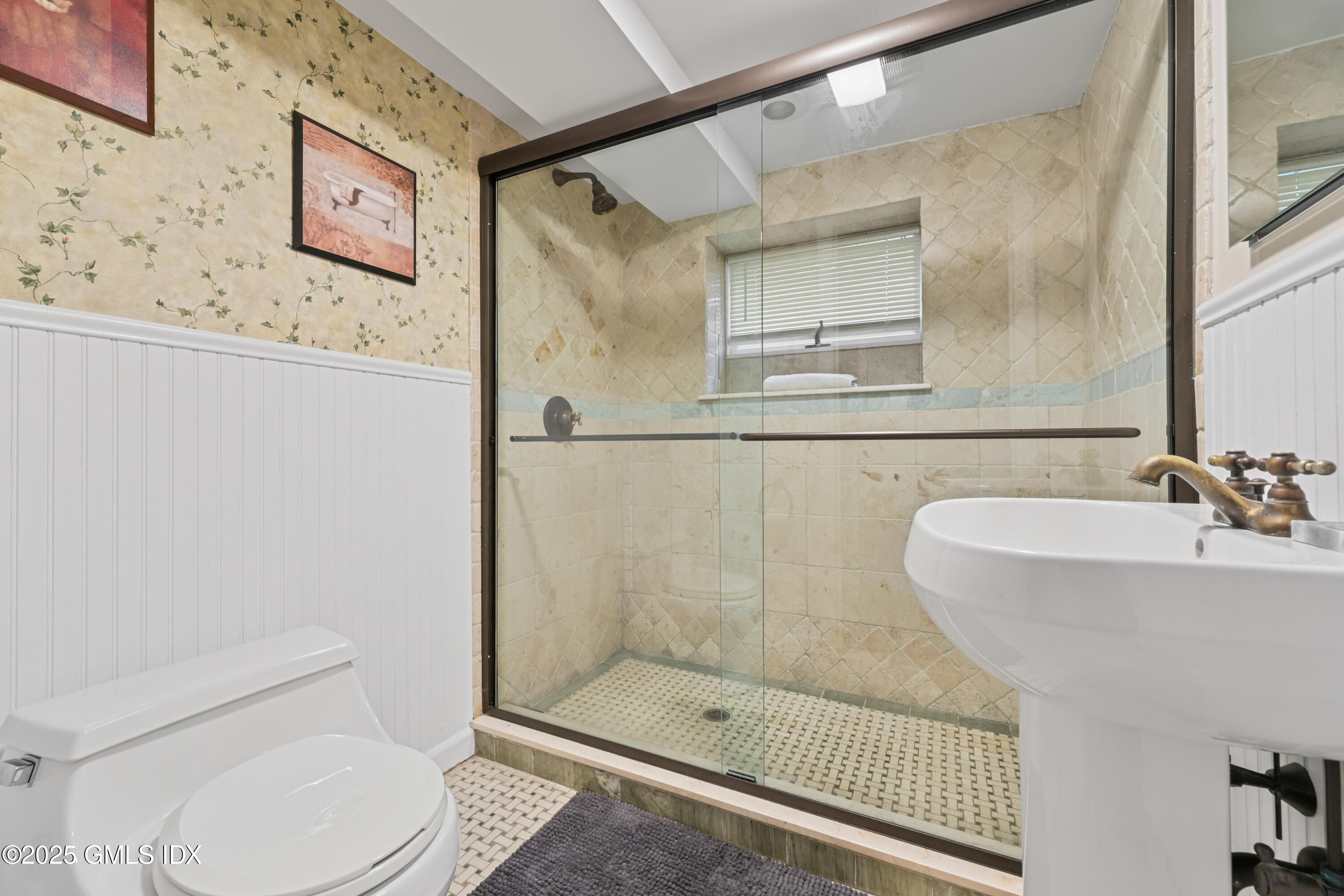 Riverside, Connecticut 06878, United States, 1 Bedroom Bedrooms, ,1 BathroomBathrooms,Residential,Active,156781