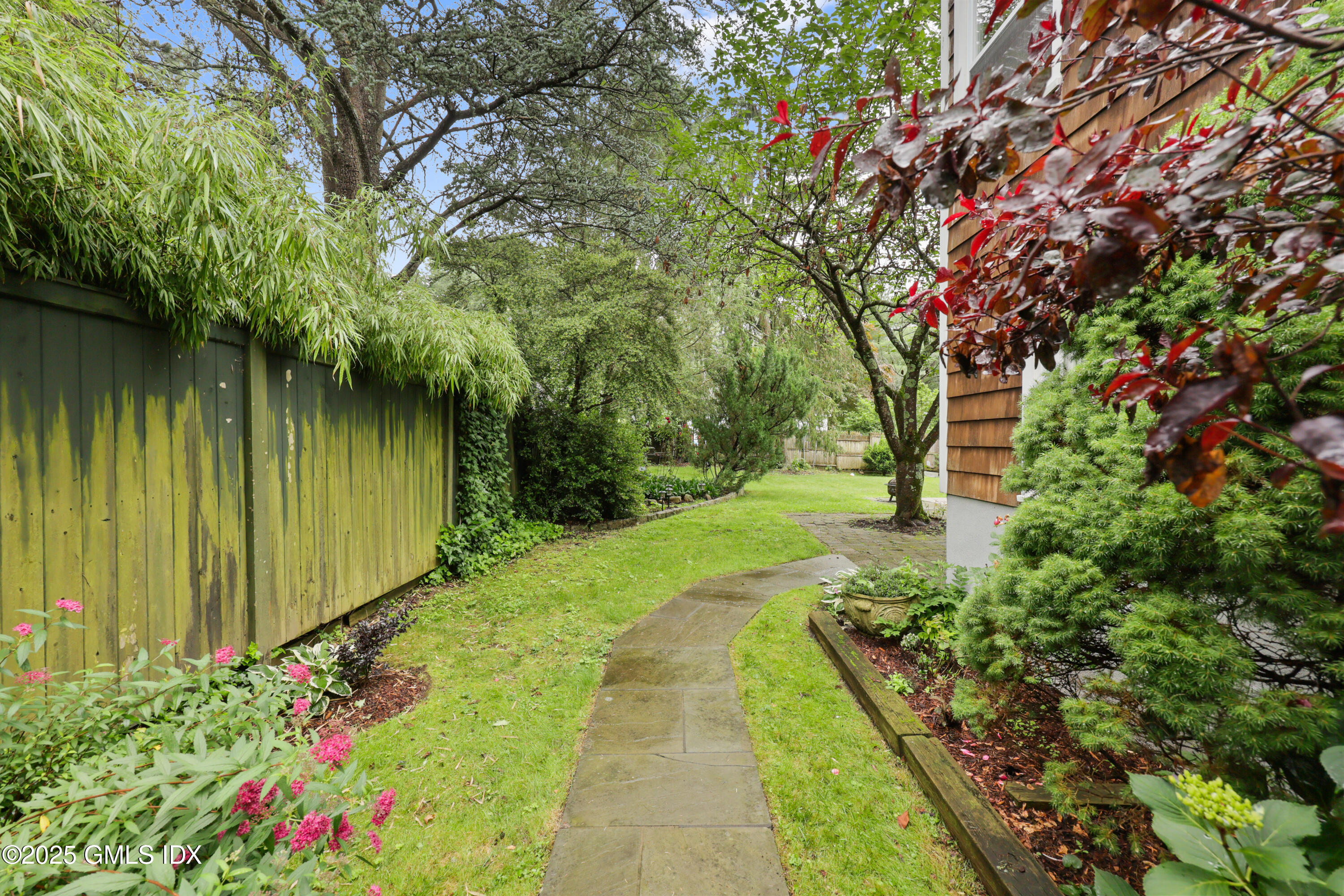 Riverside, Connecticut 06878, United States, 1 Bedroom Bedrooms, ,1 BathroomBathrooms,Residential,Active,156781