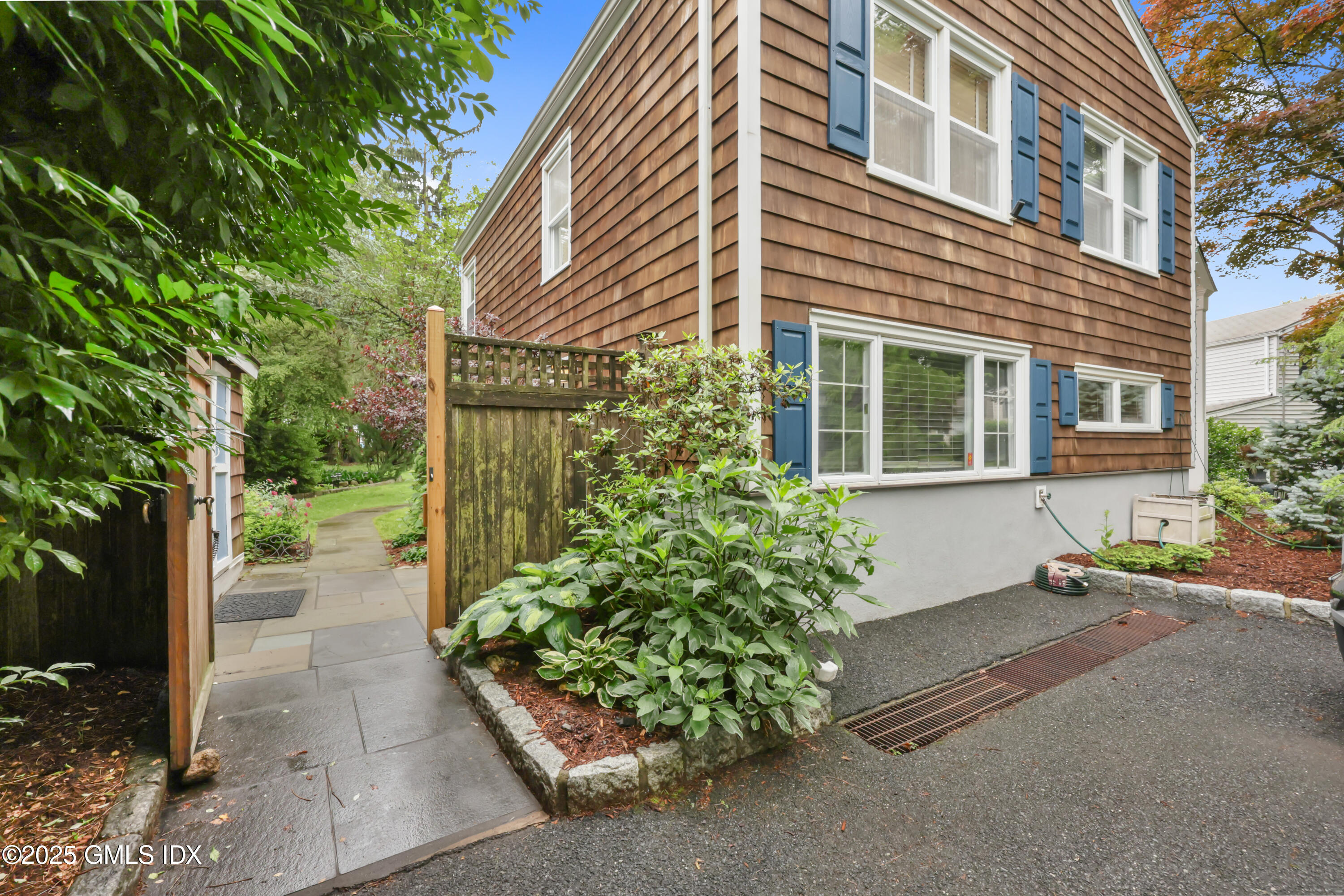 Riverside, Connecticut 06878, United States, 1 Bedroom Bedrooms, ,1 BathroomBathrooms,Residential,Active,156781