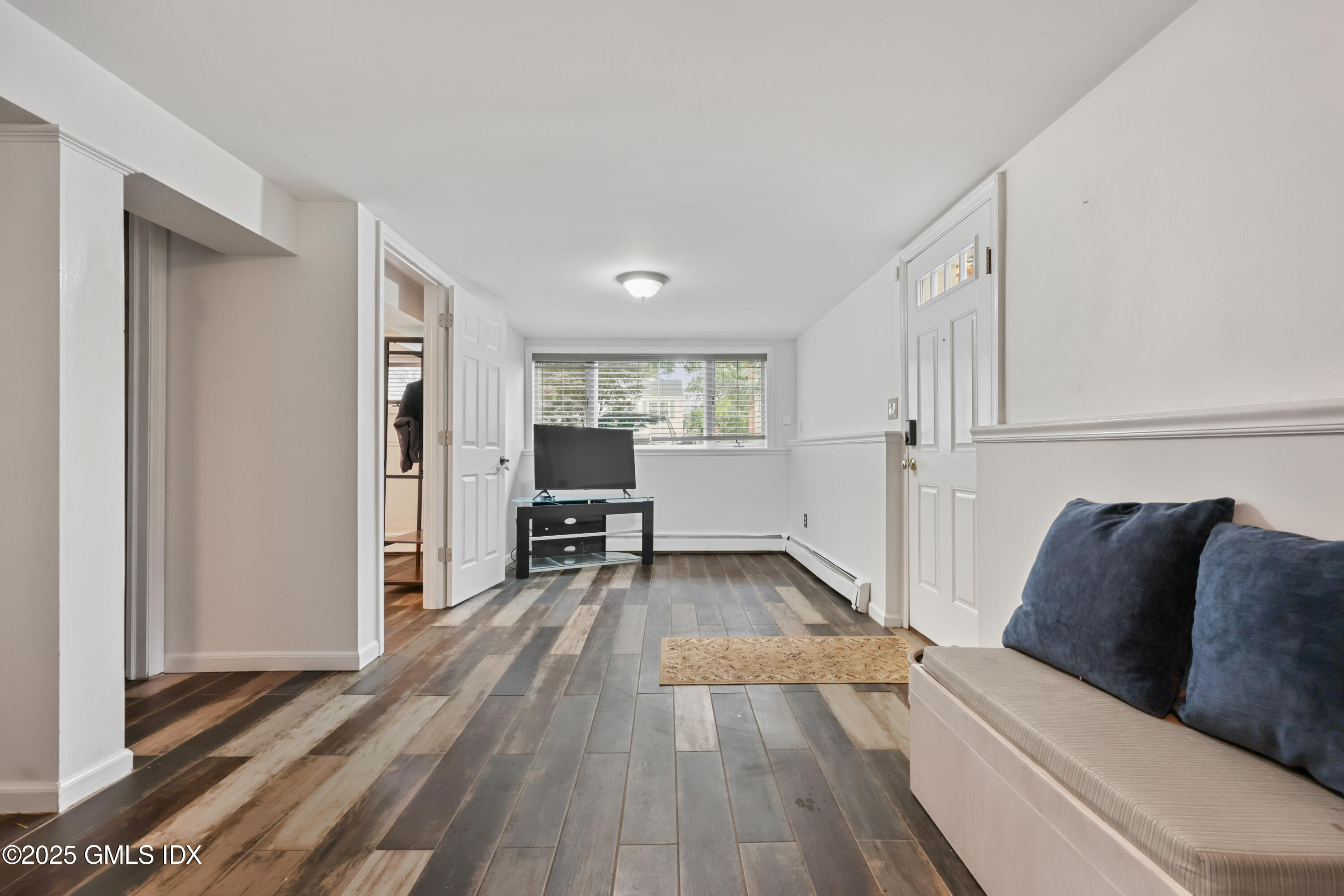 Riverside, Connecticut 06878, United States, 1 Bedroom Bedrooms, ,1 BathroomBathrooms,Residential,Active,156781