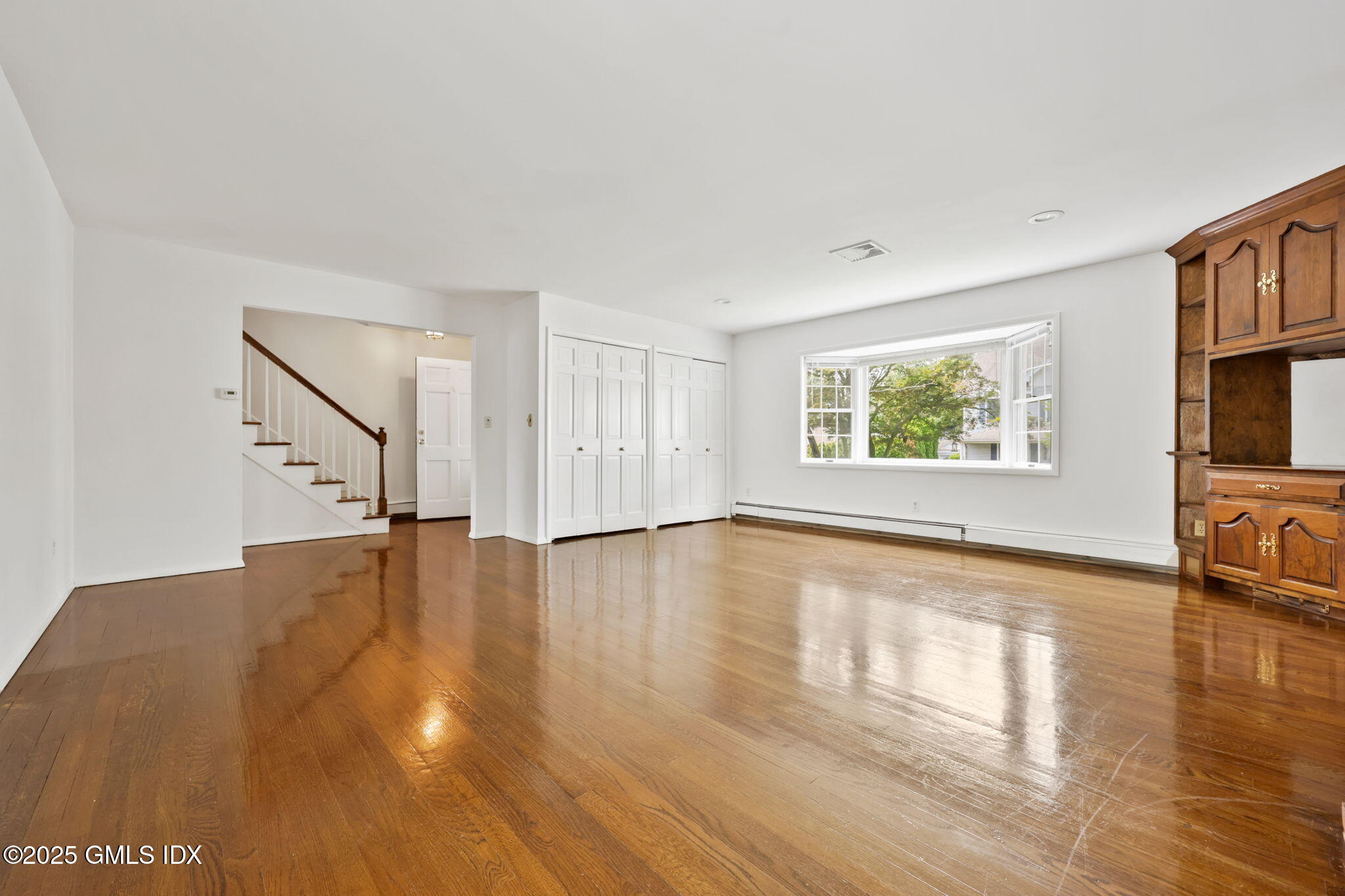 Greenwich, Connecticut 06831, United States, 4 Bedrooms Bedrooms, ,3 BathroomsBathrooms,Residential,Active,175834