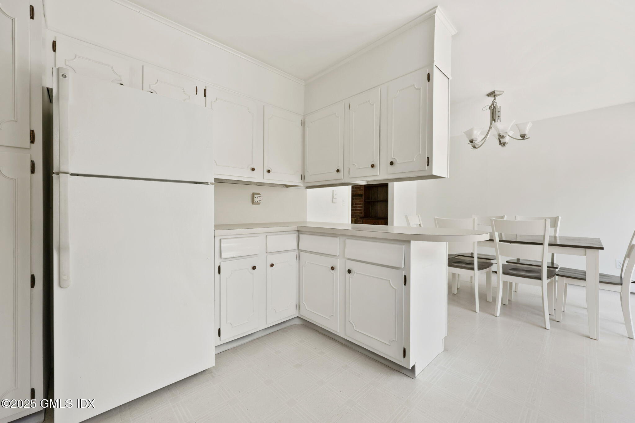 Greenwich, Connecticut 06831, United States, 4 Bedrooms Bedrooms, ,3 BathroomsBathrooms,Residential,Active,175834