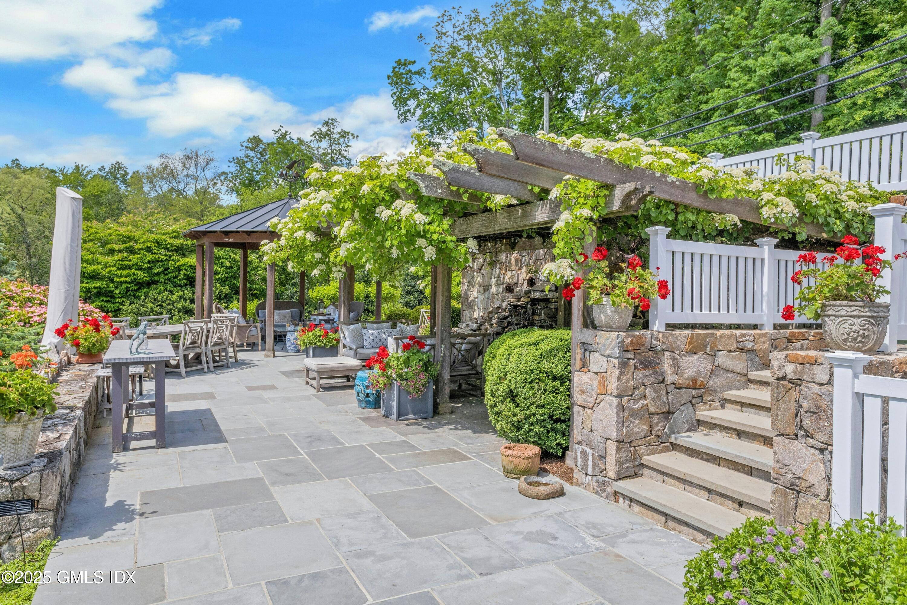 Photo 1 of 30 Buckfield Lane, Greenwich, Connecticut, $3,450,000, Web #: 123006