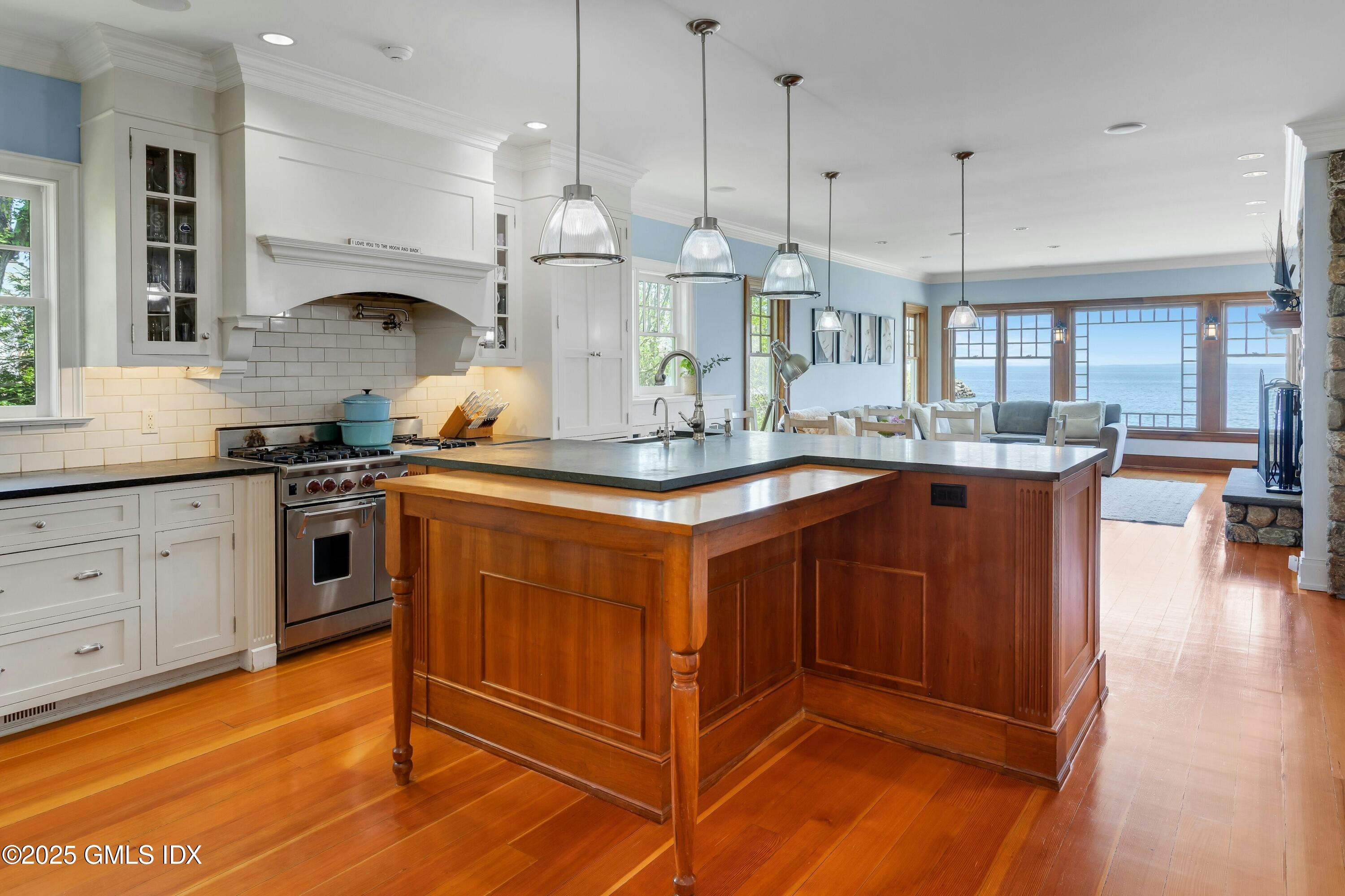 Photo 1 of 200 Shore Road, Old Greenwich, Connecticut, $11,250,000, Web #: 123117