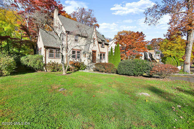 34 Valleywood Road, Cos Cob, Connecticut - 4 Bedrooms  
3 Bathrooms - 