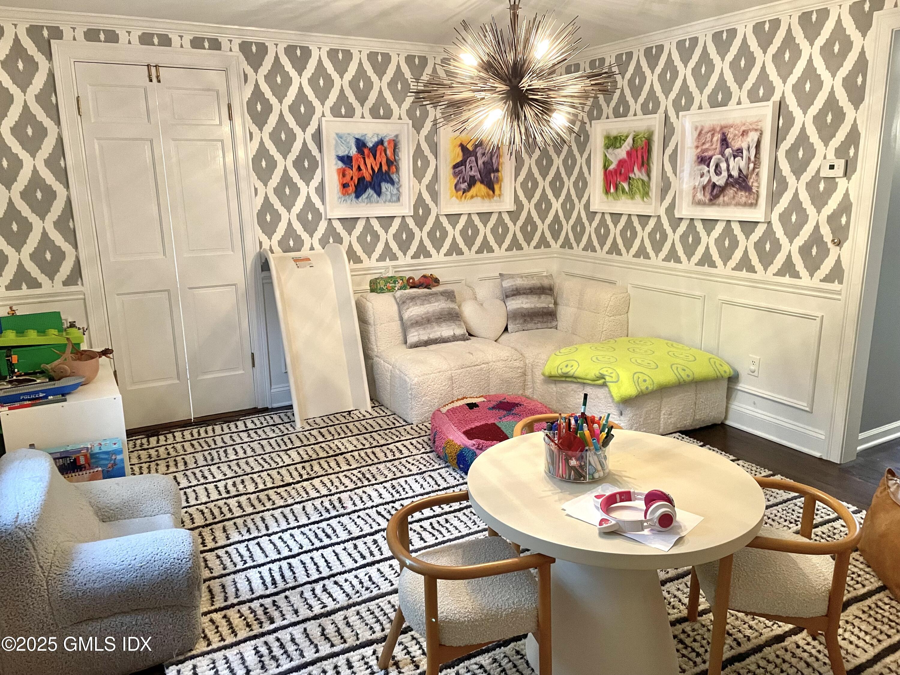 Stamford, Connecticut 06902, United States, 4 Bedrooms Bedrooms, ,4 BathroomsBathrooms,Residential,Active,197271