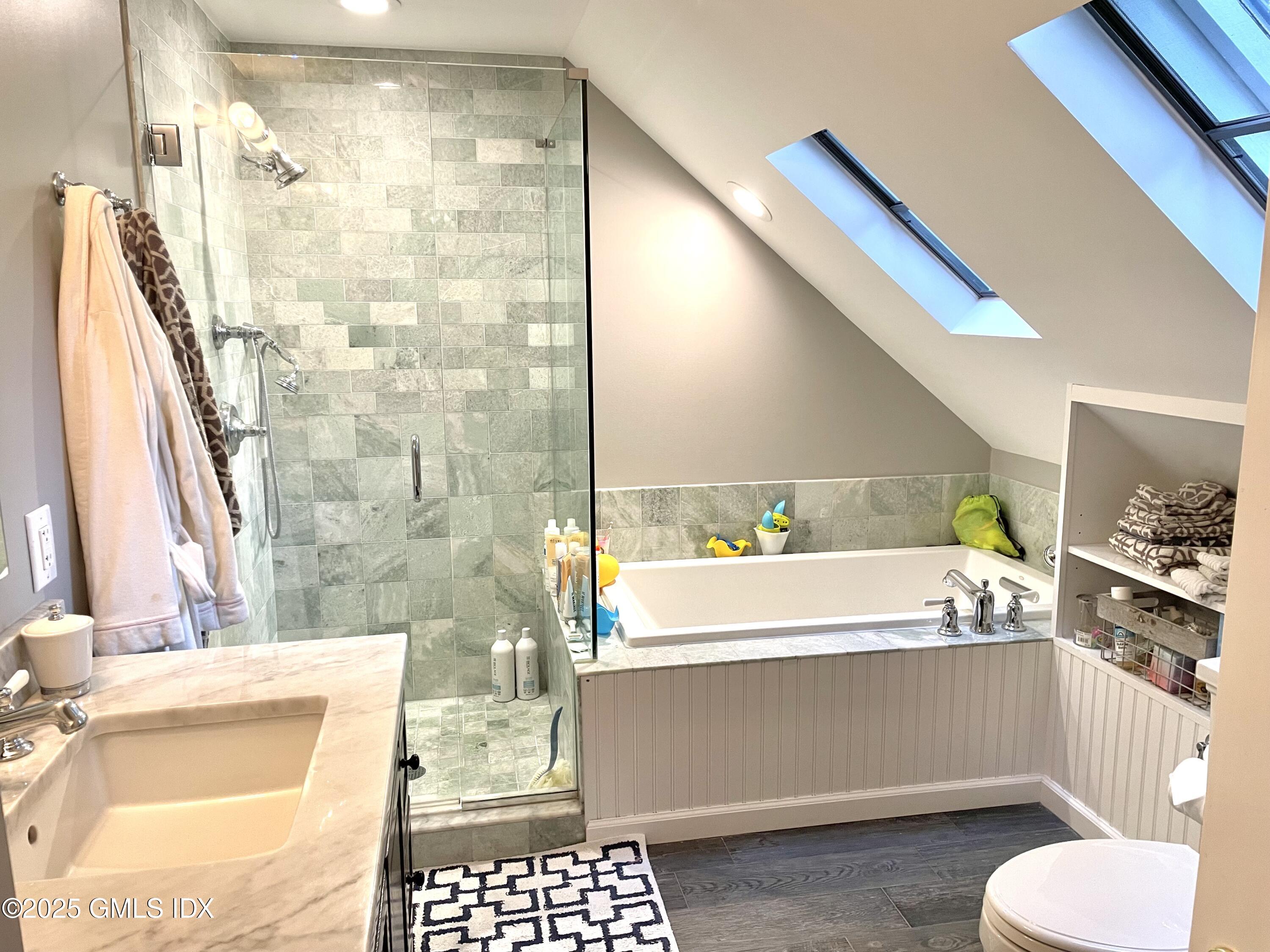 Stamford, Connecticut 06902, United States, 4 Bedrooms Bedrooms, ,4 BathroomsBathrooms,Residential,Active,197271