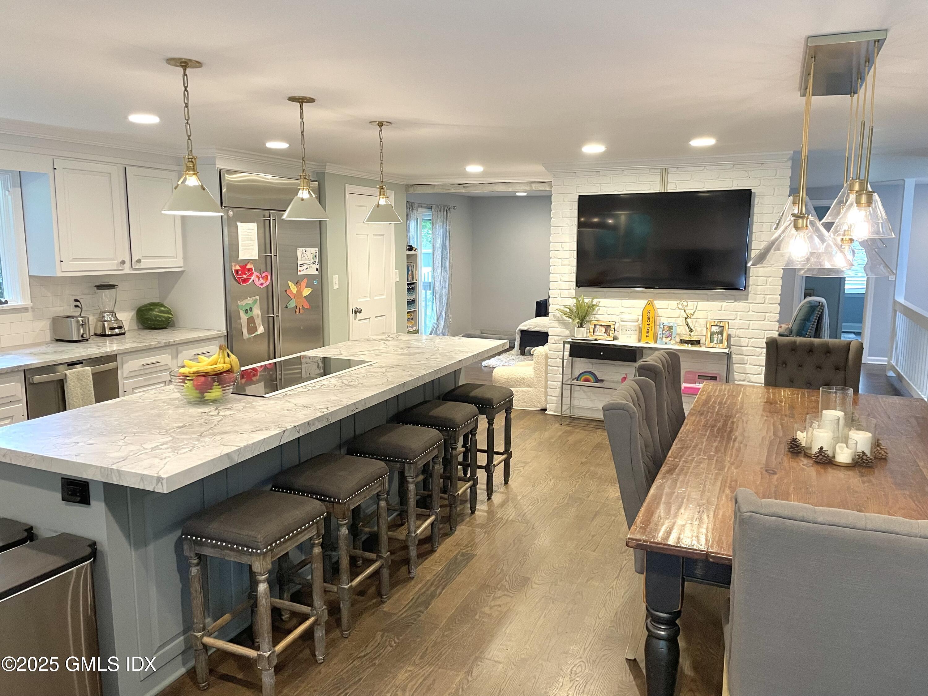 Stamford, Connecticut 06902, United States, 4 Bedrooms Bedrooms, ,4 BathroomsBathrooms,Residential,Active,197271