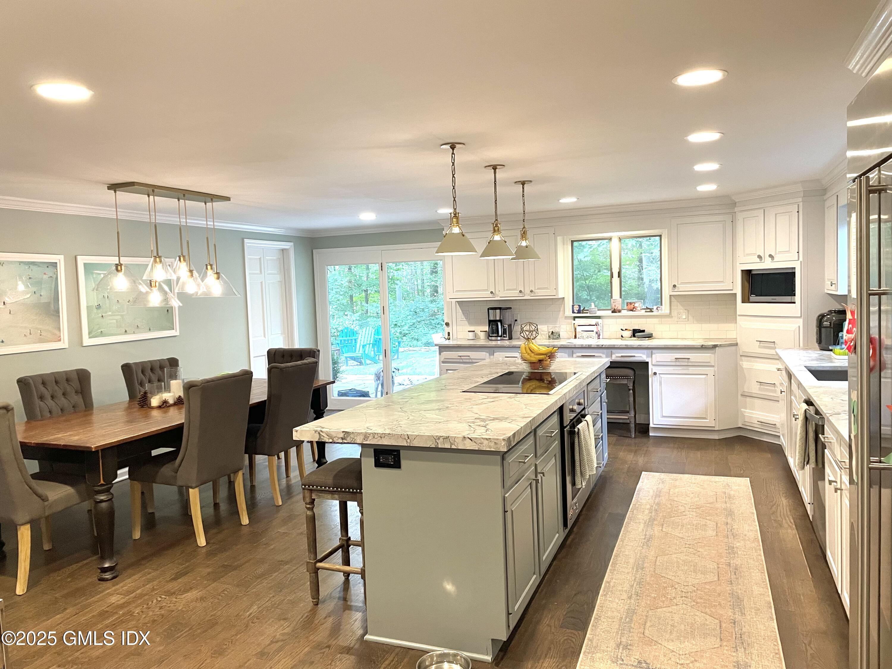 Stamford, Connecticut 06902, United States, 4 Bedrooms Bedrooms, ,4 BathroomsBathrooms,Residential,Active,197271