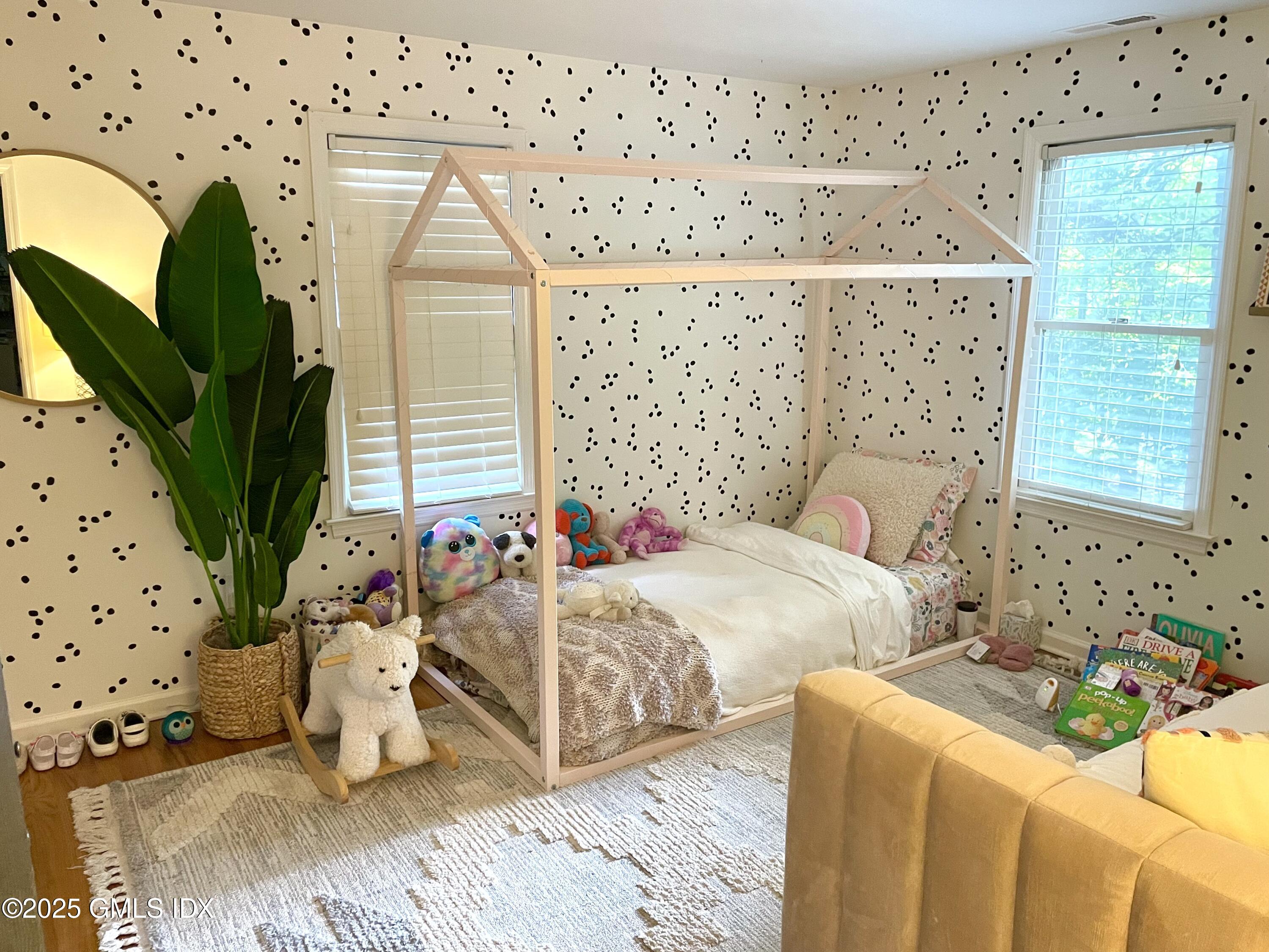 Stamford, Connecticut 06902, United States, 4 Bedrooms Bedrooms, ,4 BathroomsBathrooms,Residential,Active,197271